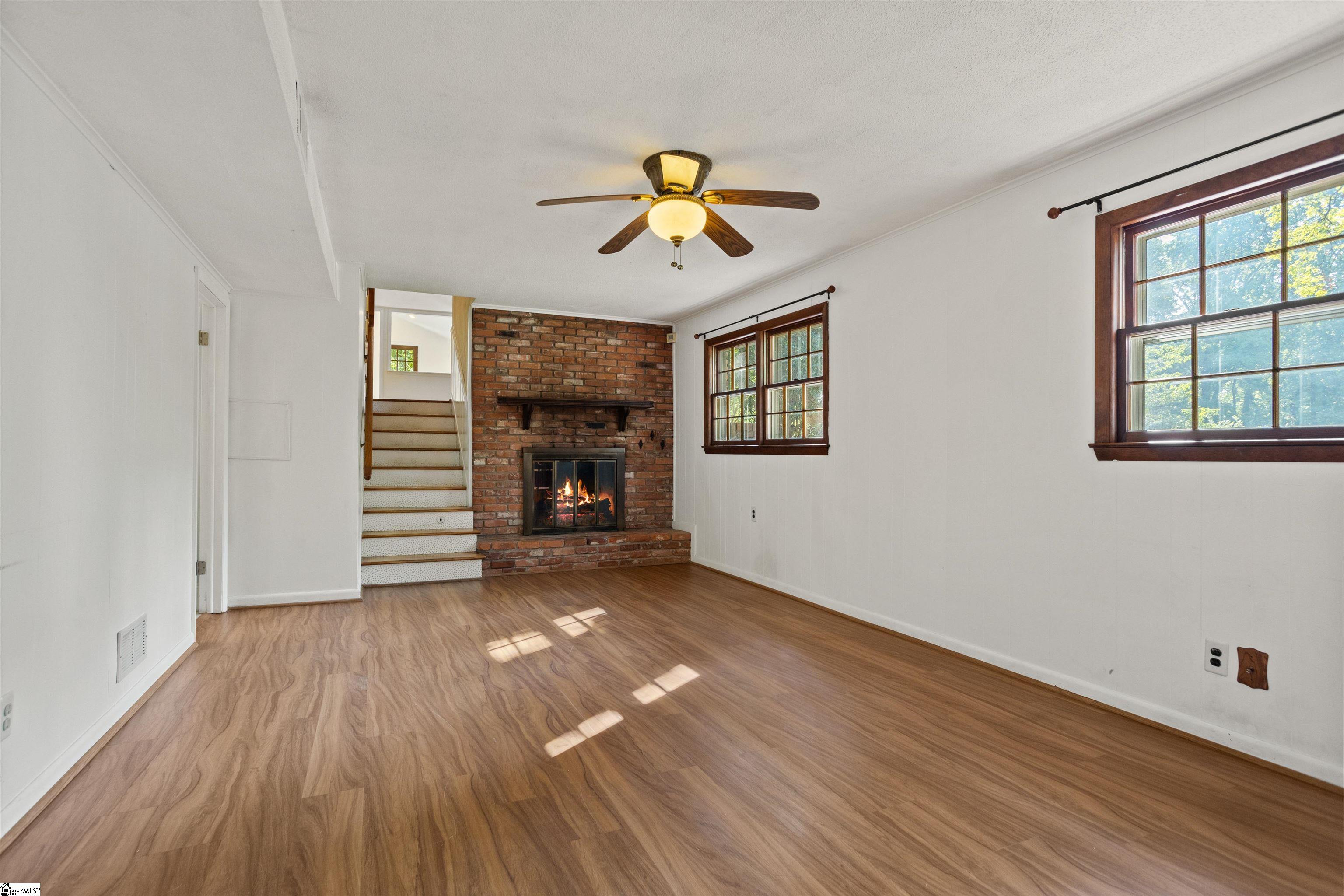 295 Fairlane Drive Property Photo 16