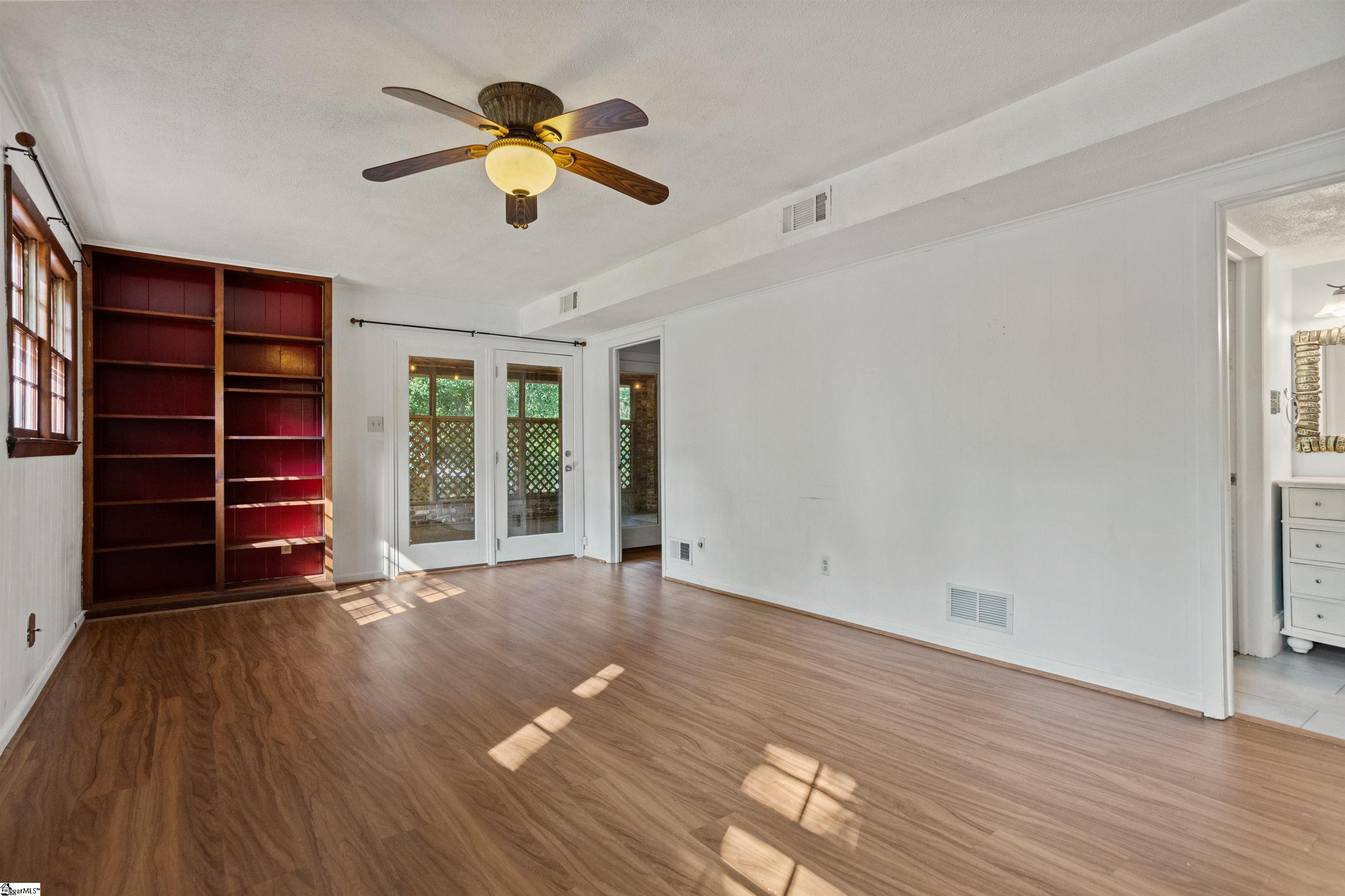 295 Fairlane Drive Property Photo 17
