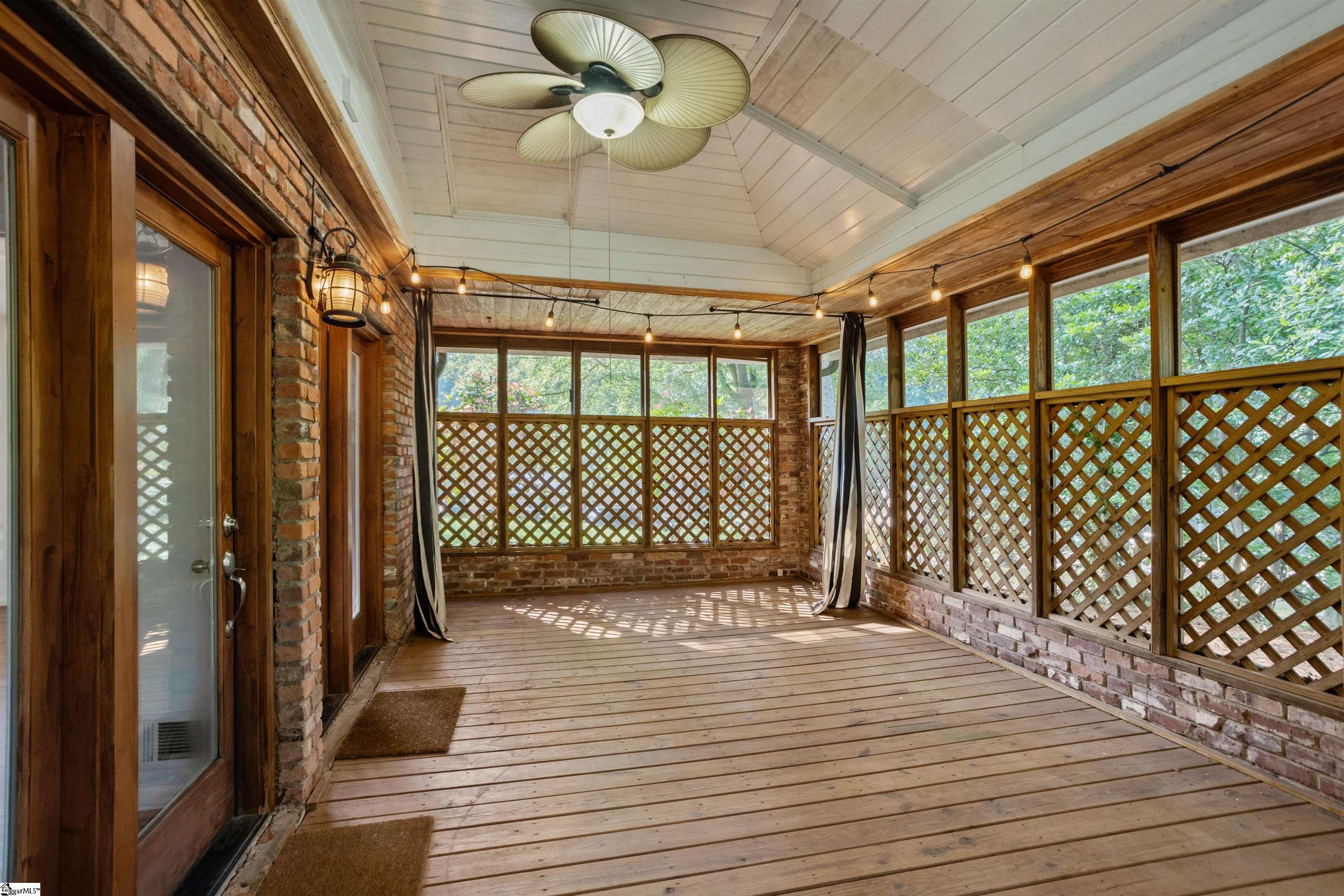 295 Fairlane Drive Property Photo 18