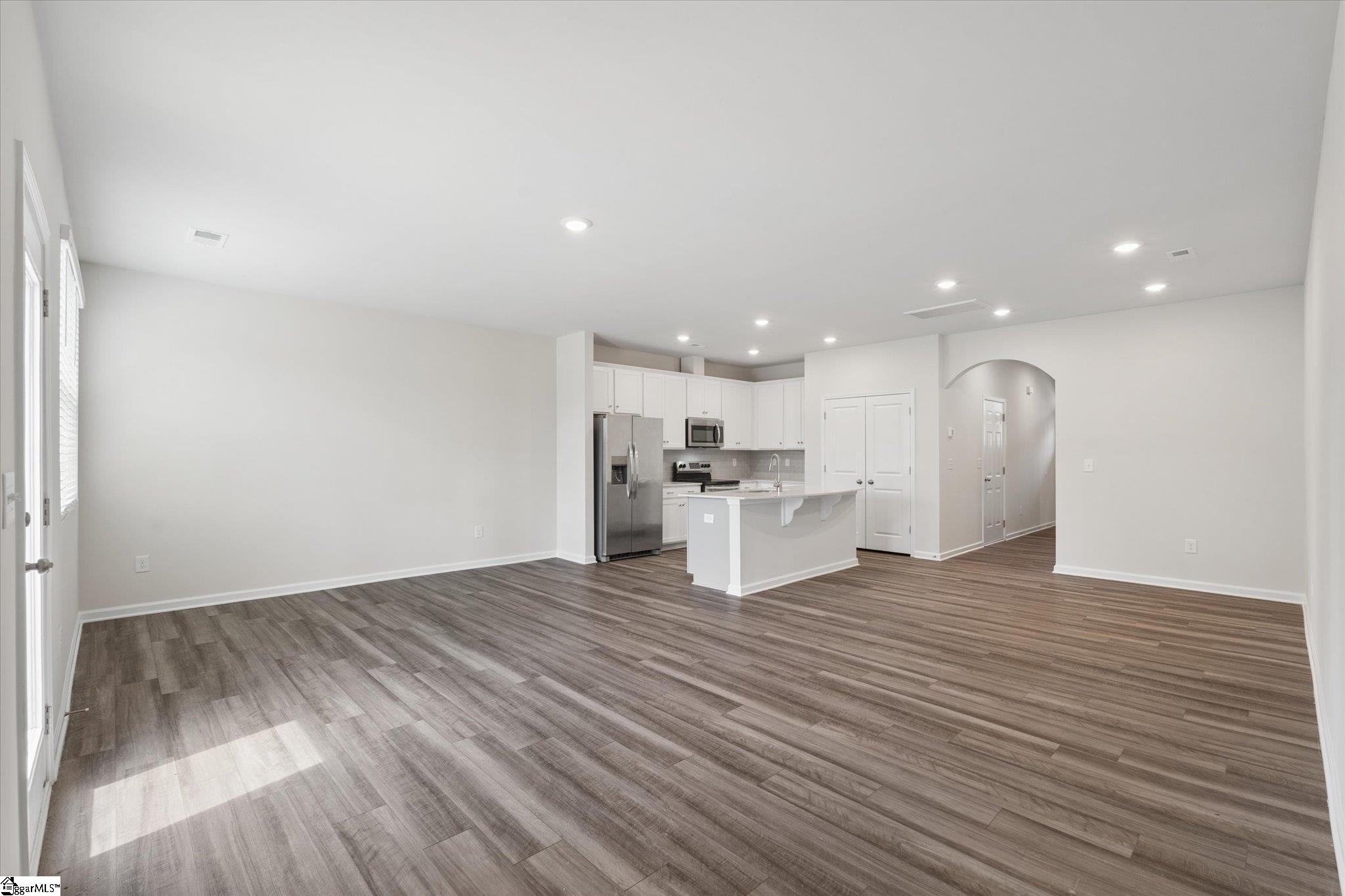 303 E Compass Way Property Photo 10