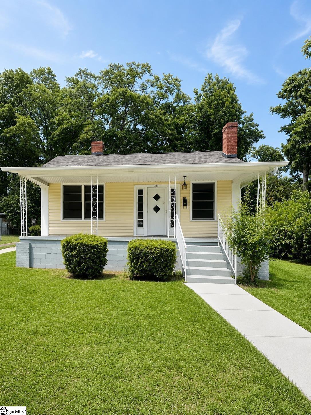 111 BETHUNE Street Property Photo 1