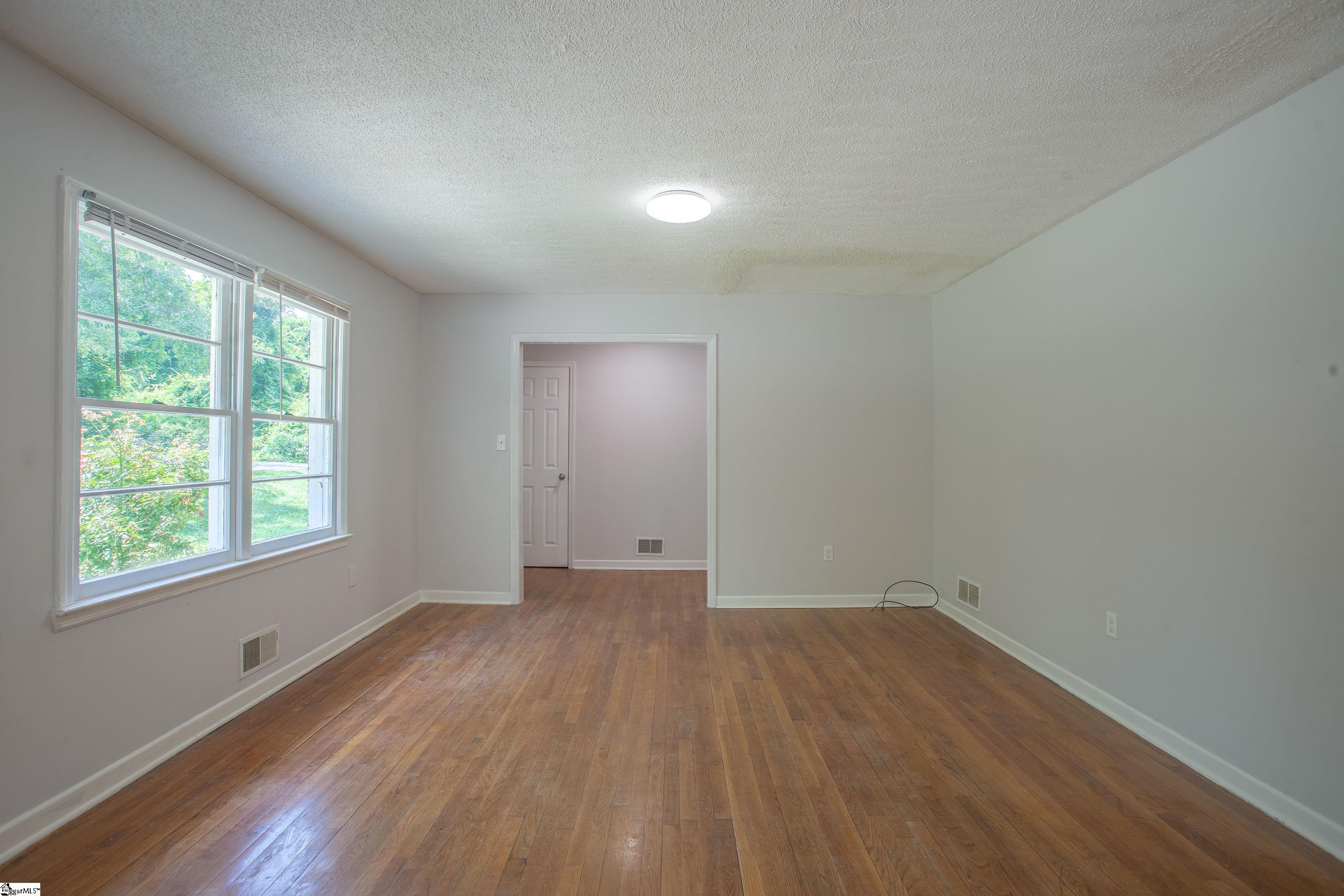 640 Humphrey Street Property Photo 6