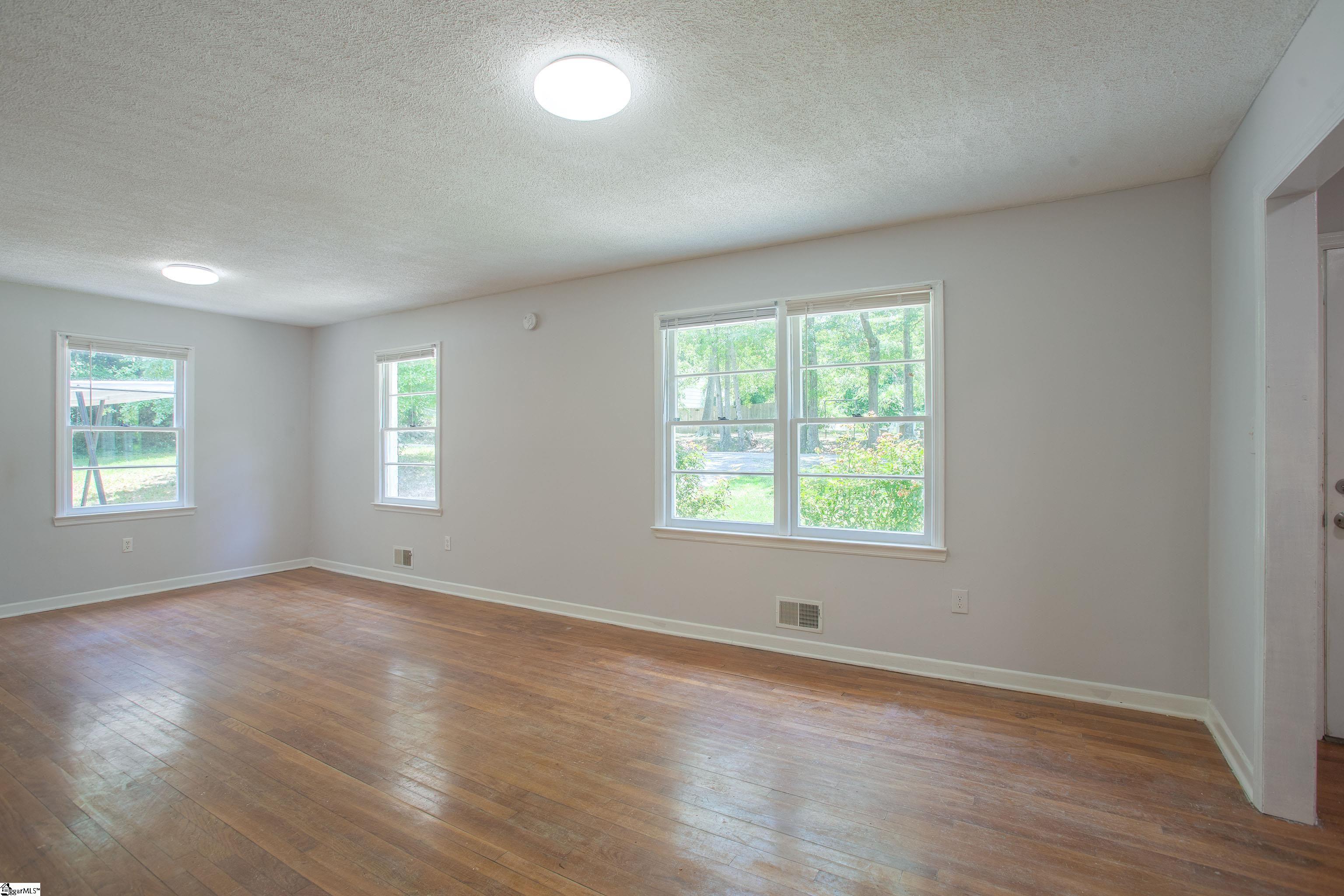 640 Humphrey Street Property Photo 7