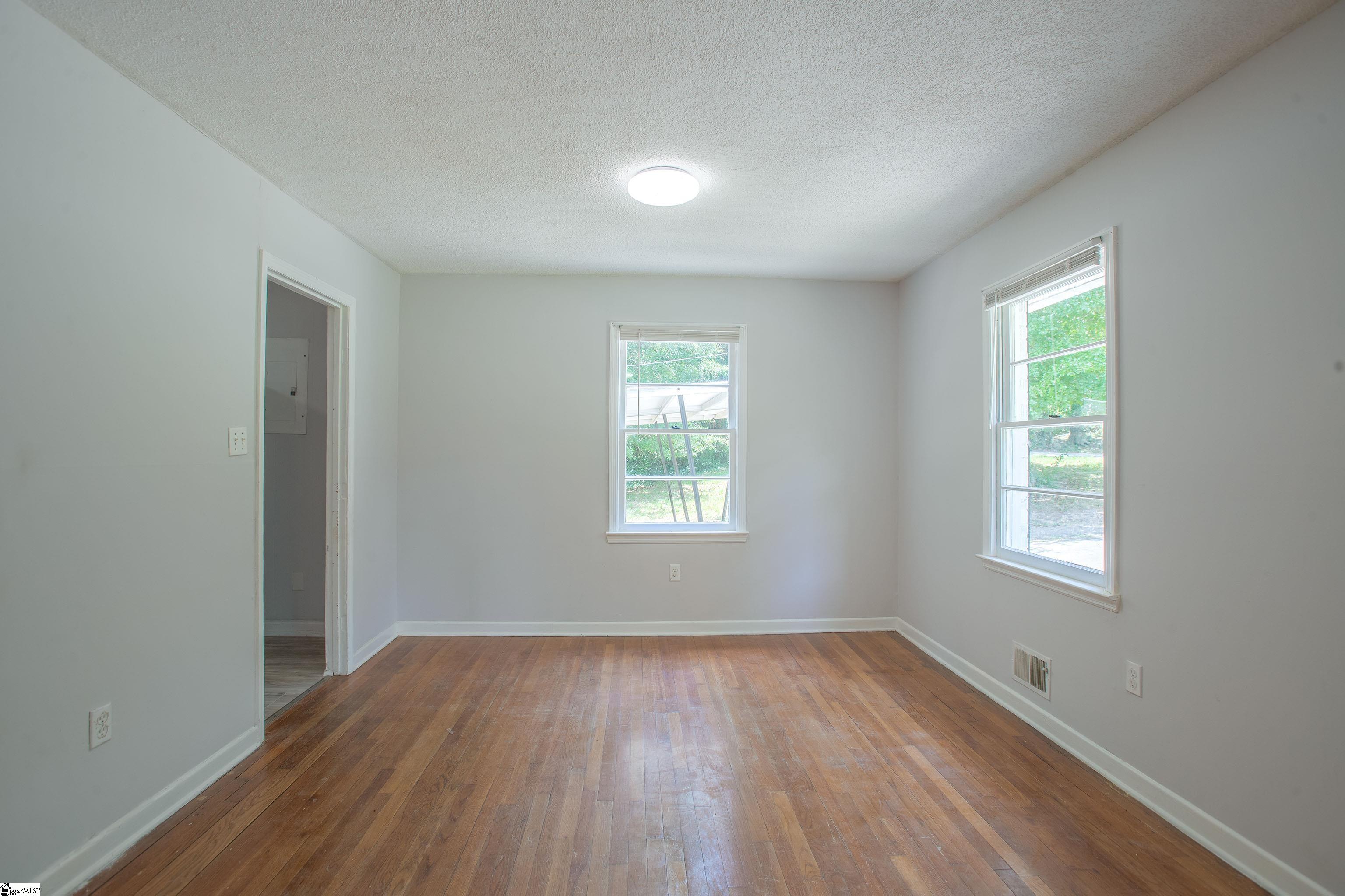 640 Humphrey Street Property Photo 8