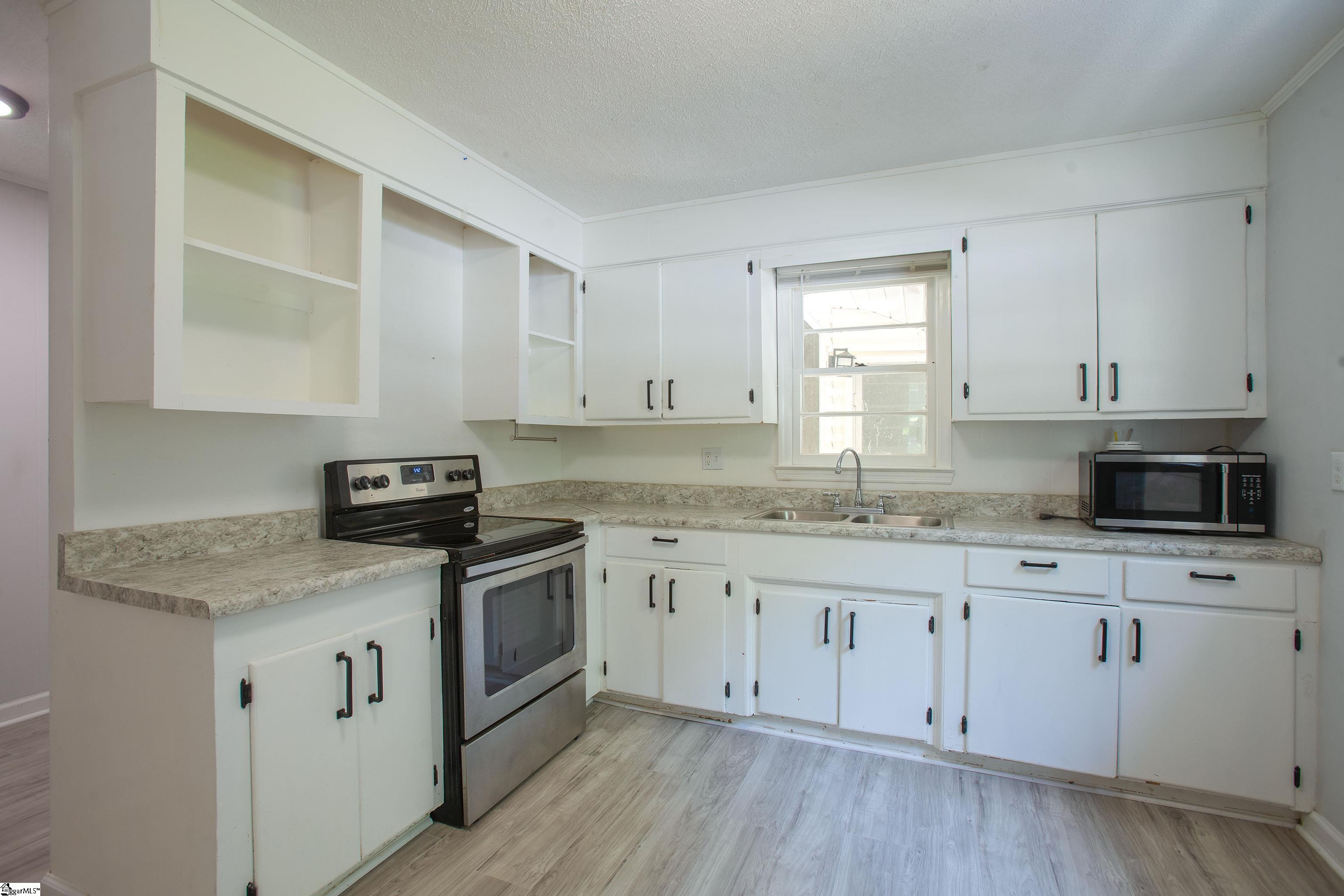 640 Humphrey Street Property Photo 11