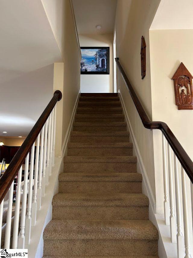 38 Golden Acre Court Property Photo 14
