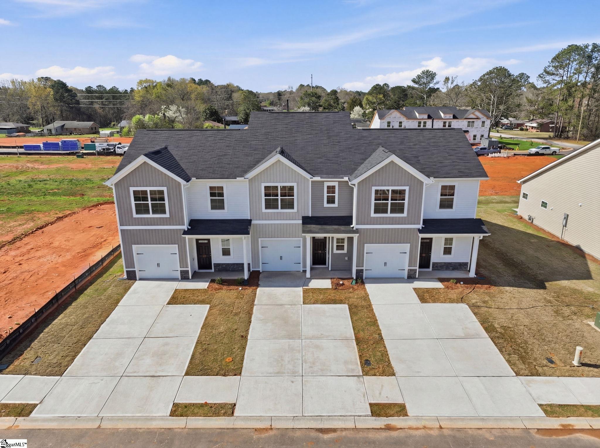 305 Lilac Loop Property Photo 2