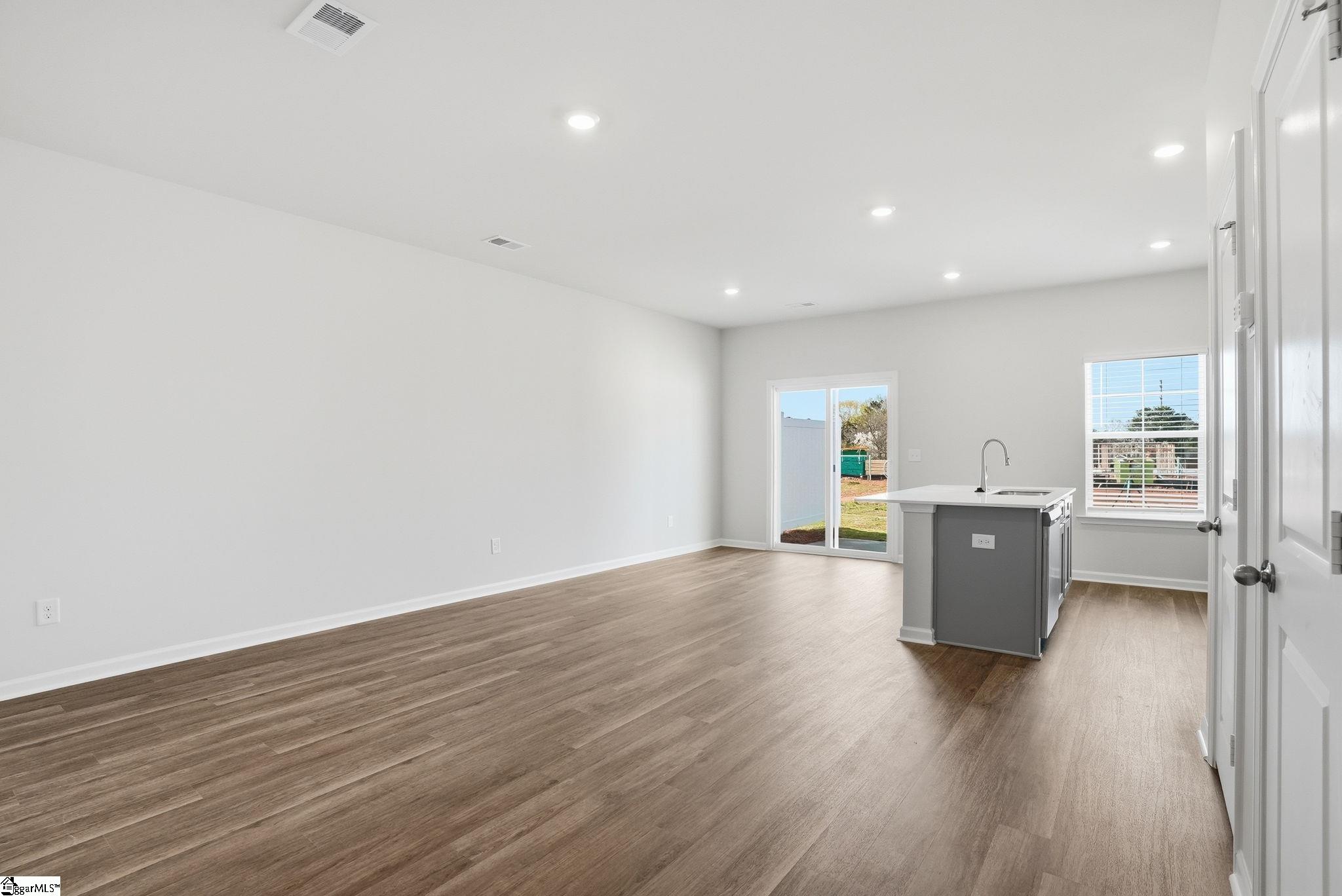 305 Lilac Loop Property Photo 8