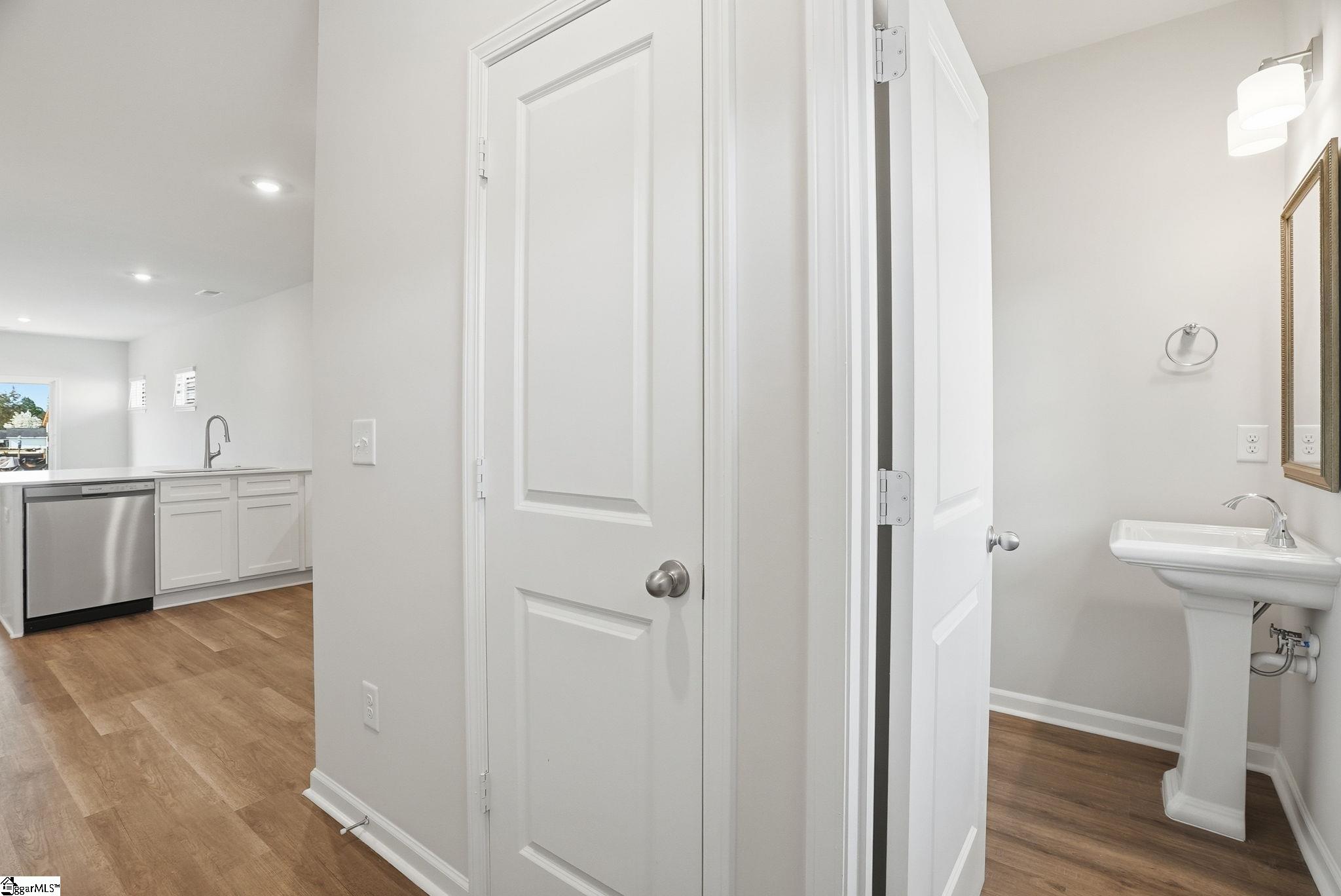 307 Lilac Loop Property Photo 5