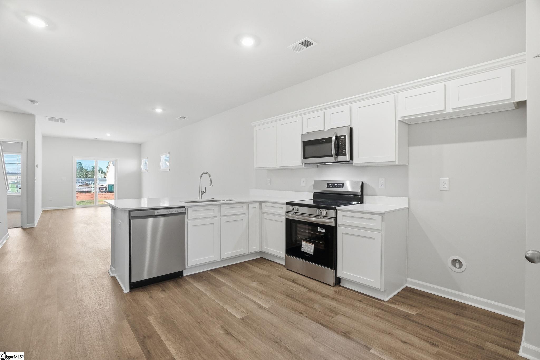 307 Lilac Loop Property Photo 7