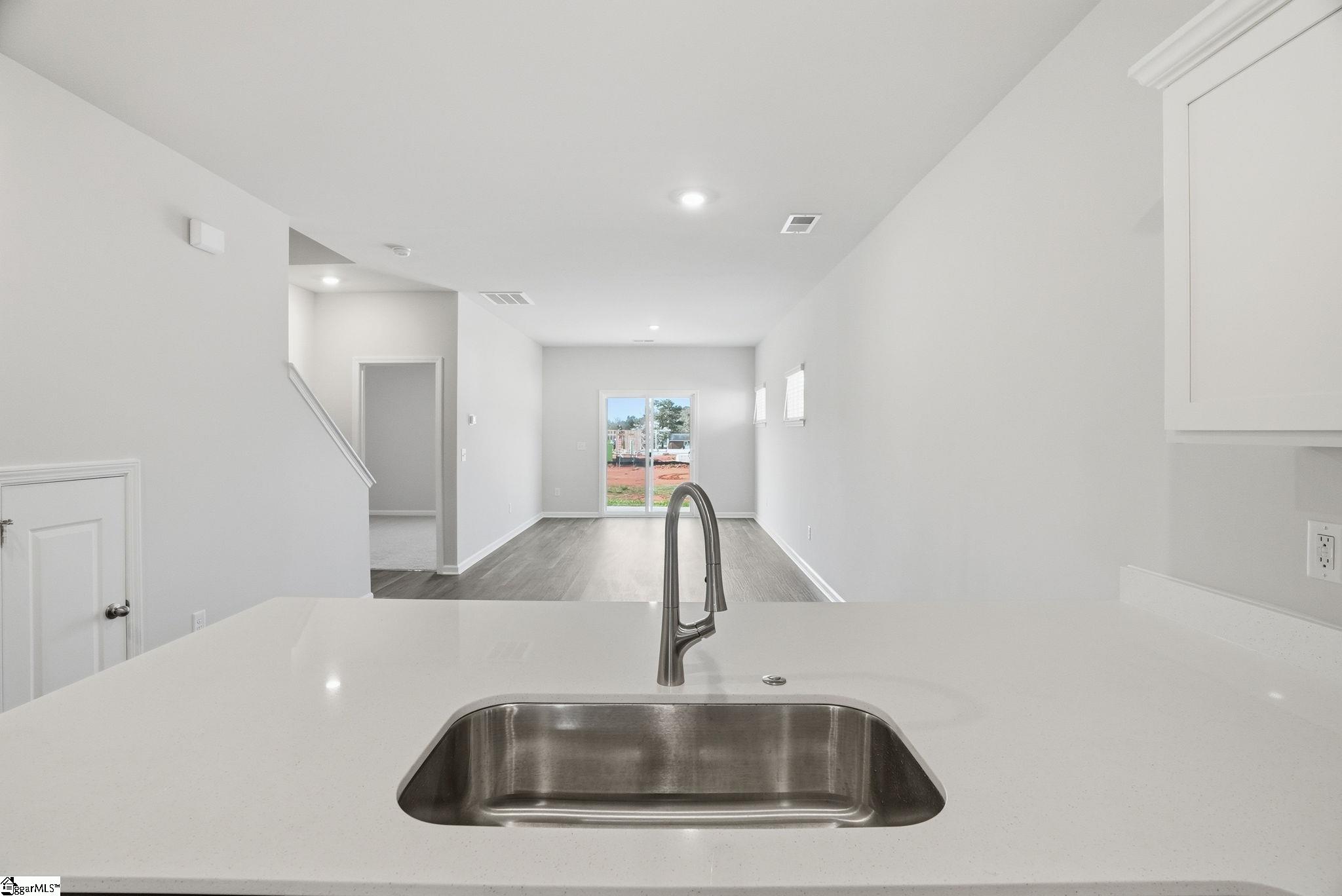 307 Lilac Loop Property Photo 9
