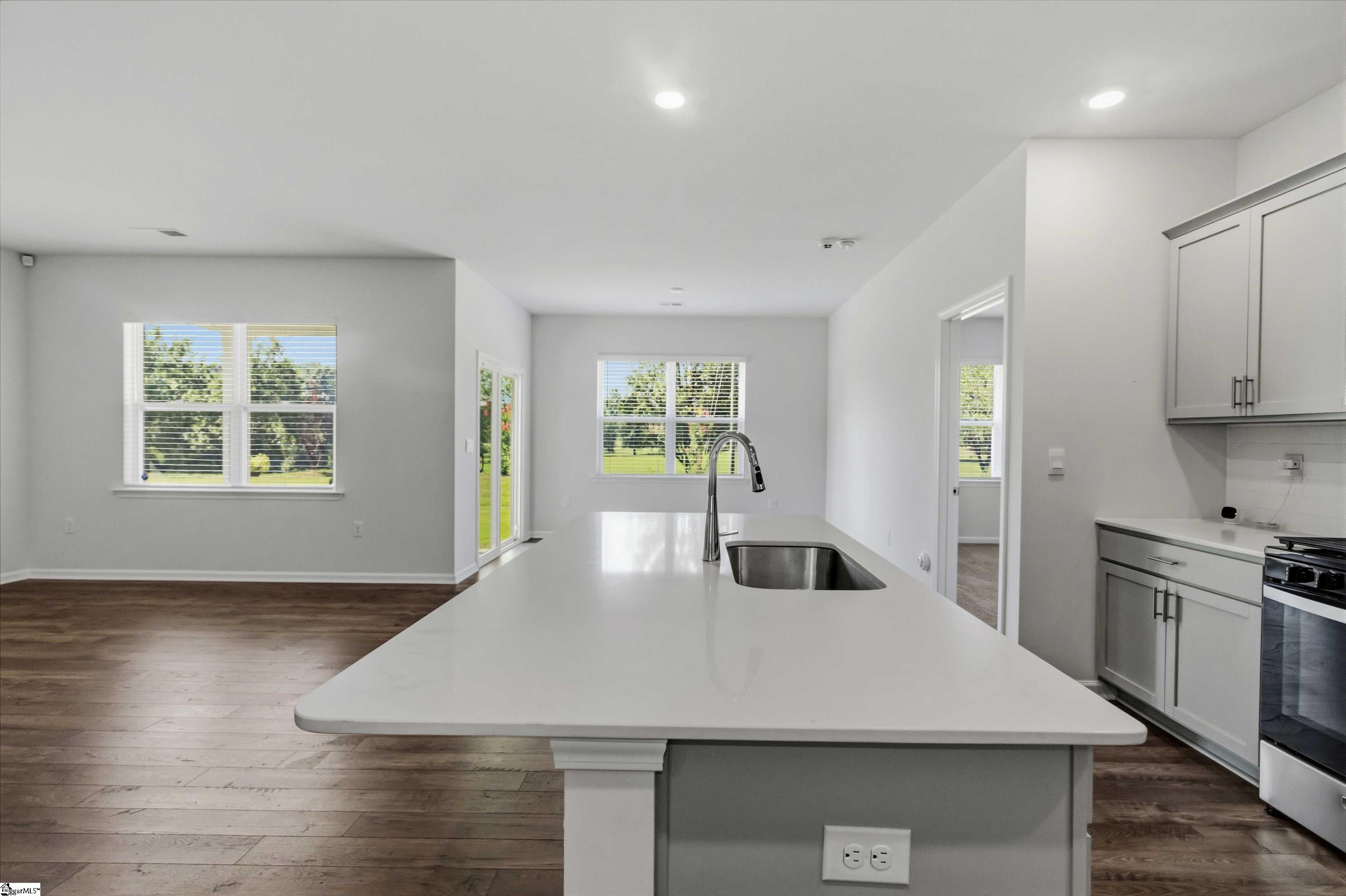 707 Bayridge Road Property Photo 9