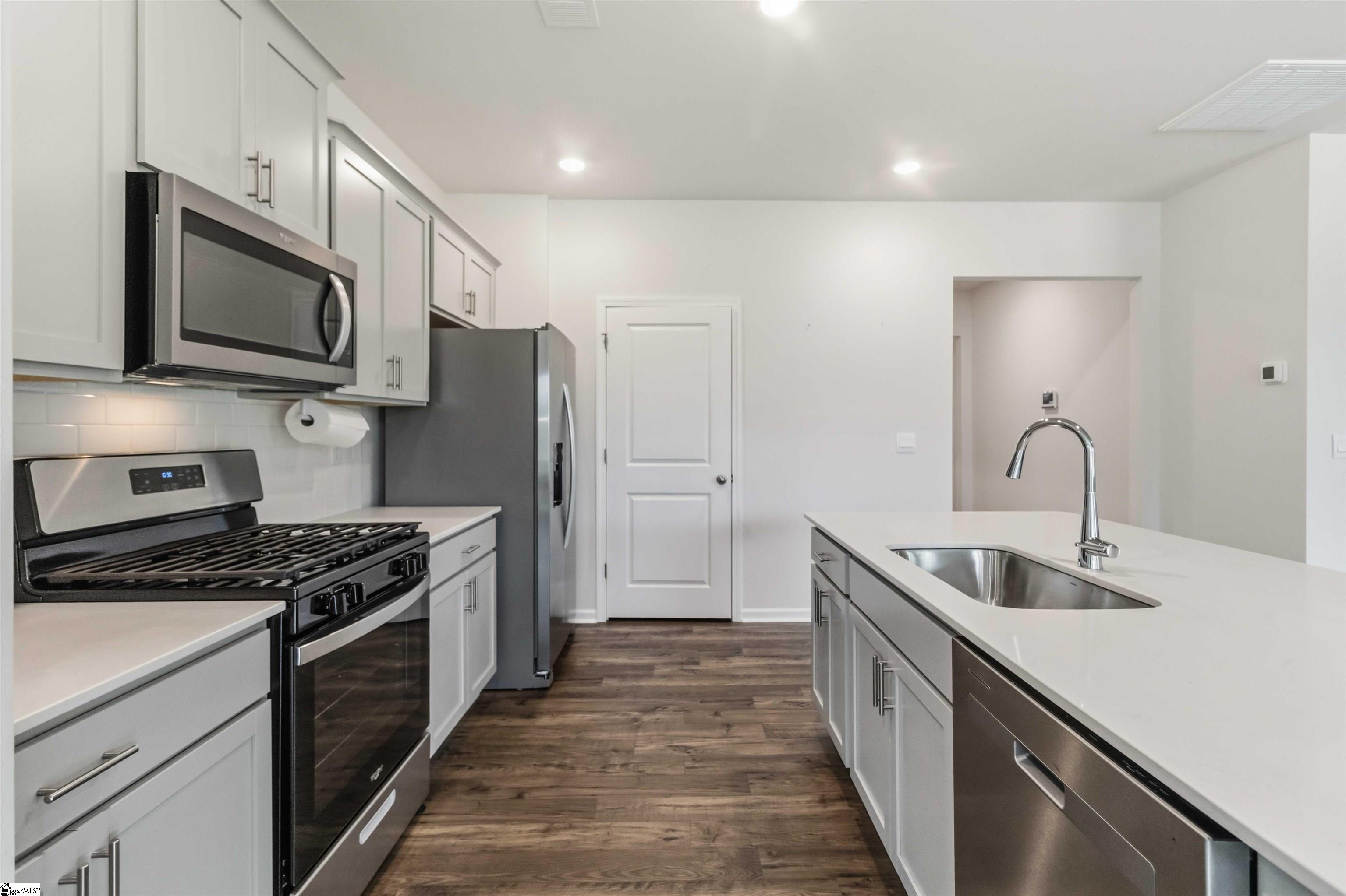 707 Bayridge Road Property Photo 10