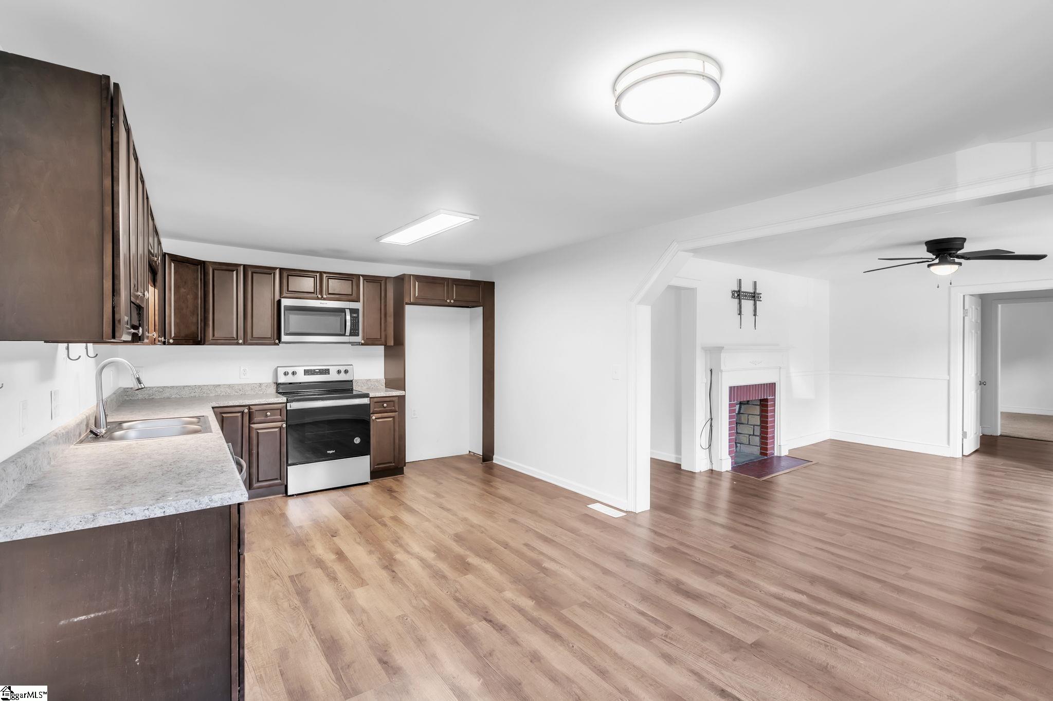400 Fowler Road Property Photo 12