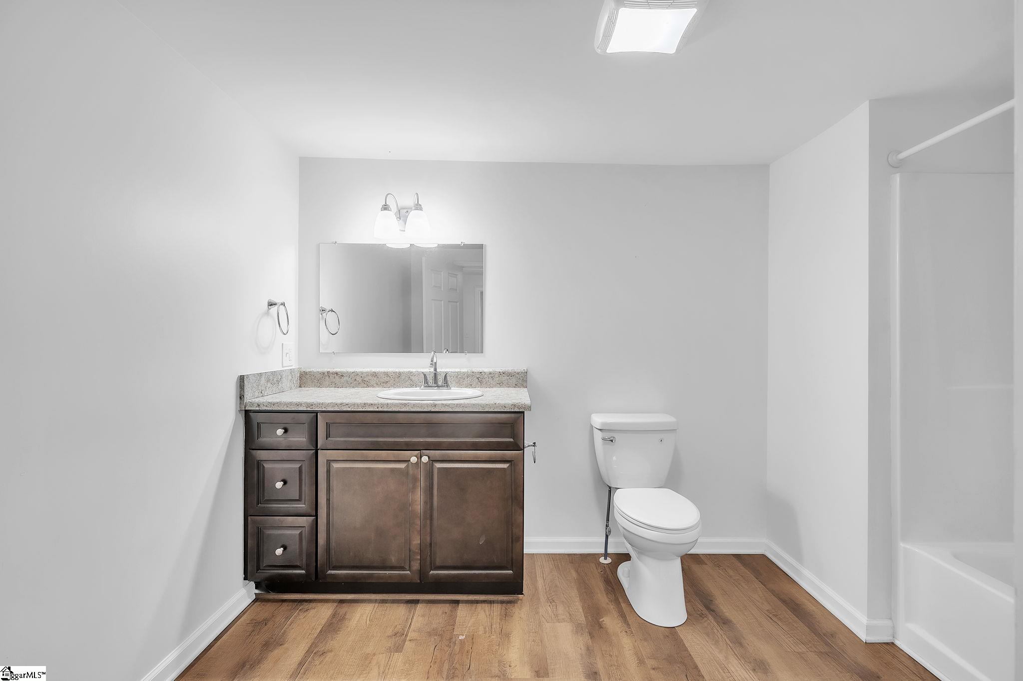 400 Fowler Road Property Photo 18