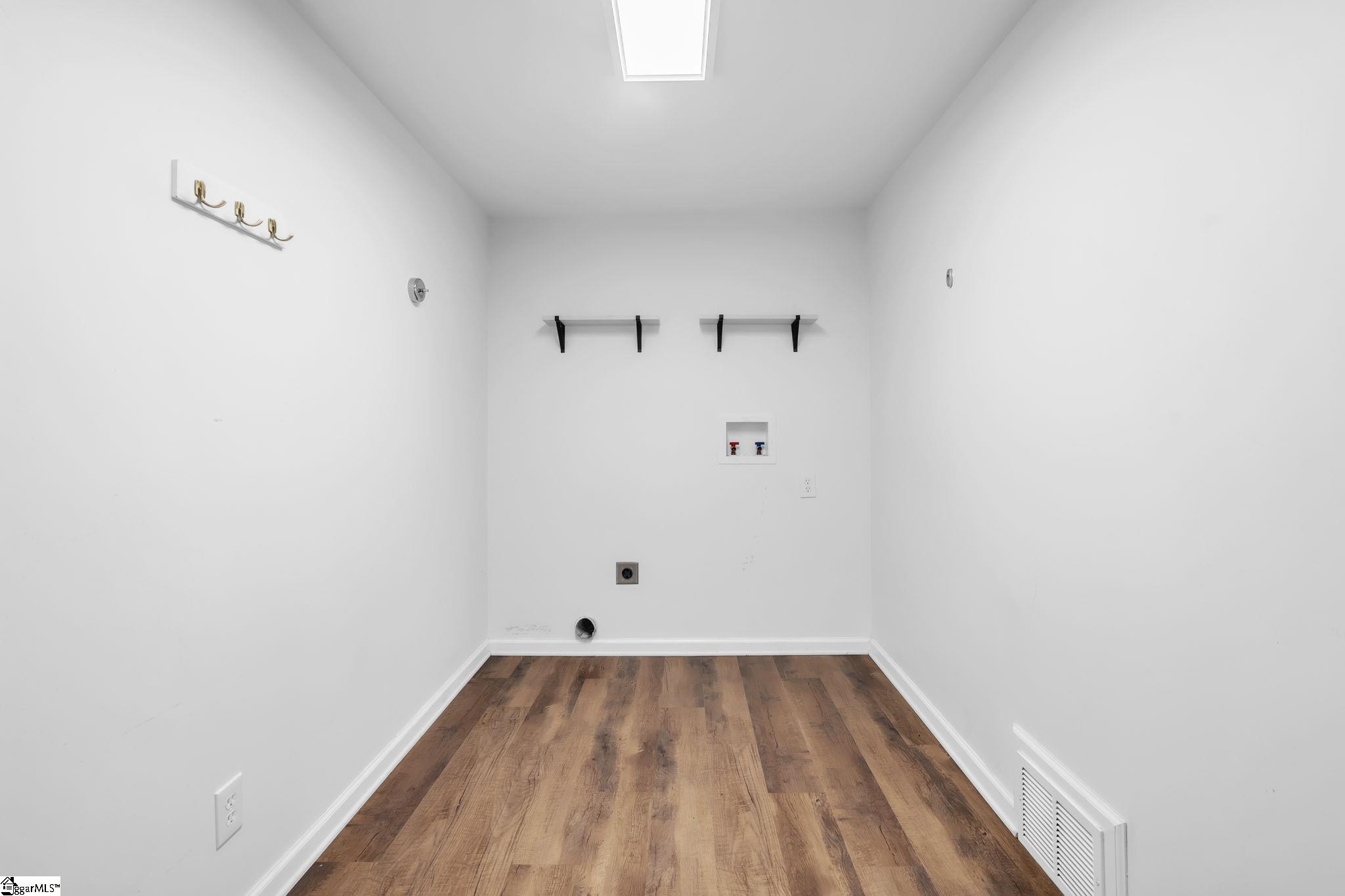 400 Fowler Road Property Photo 23