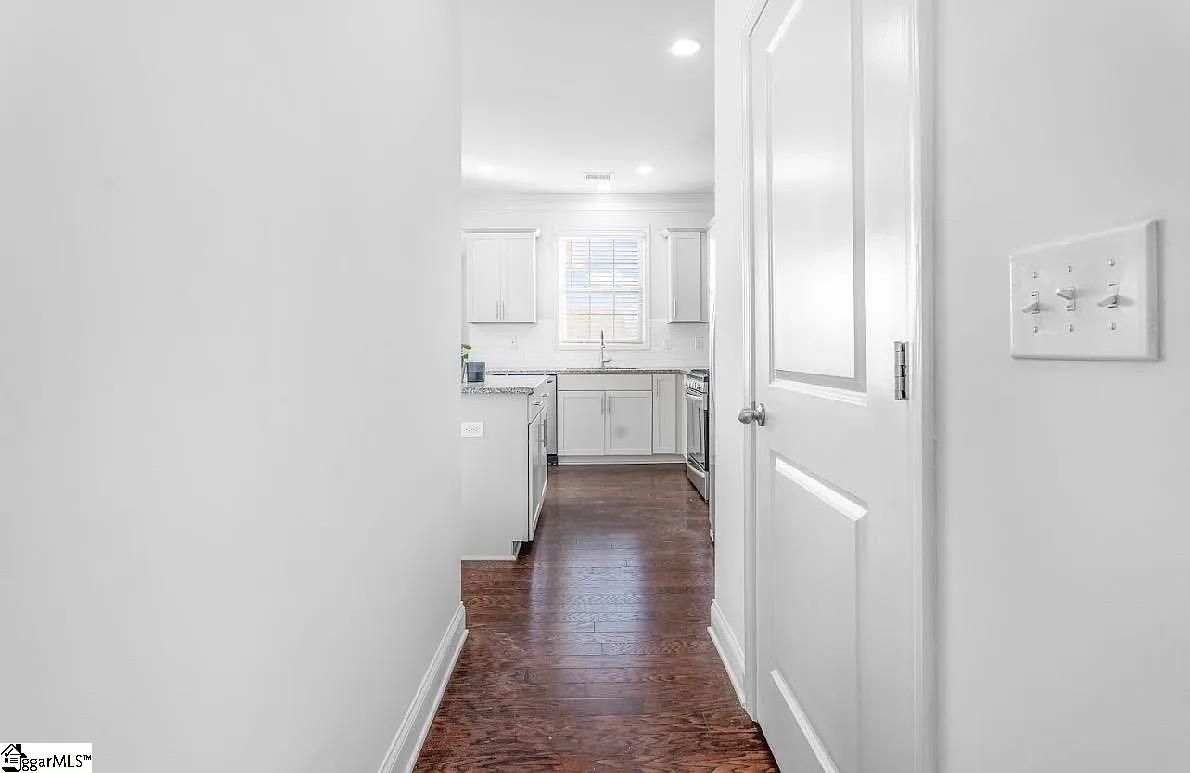 653 Highgarden Lane Property Photo 6