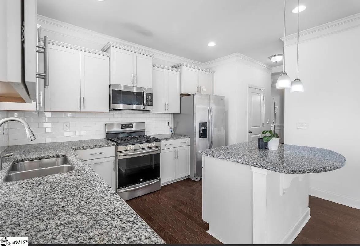 653 Highgarden Lane Property Photo 10