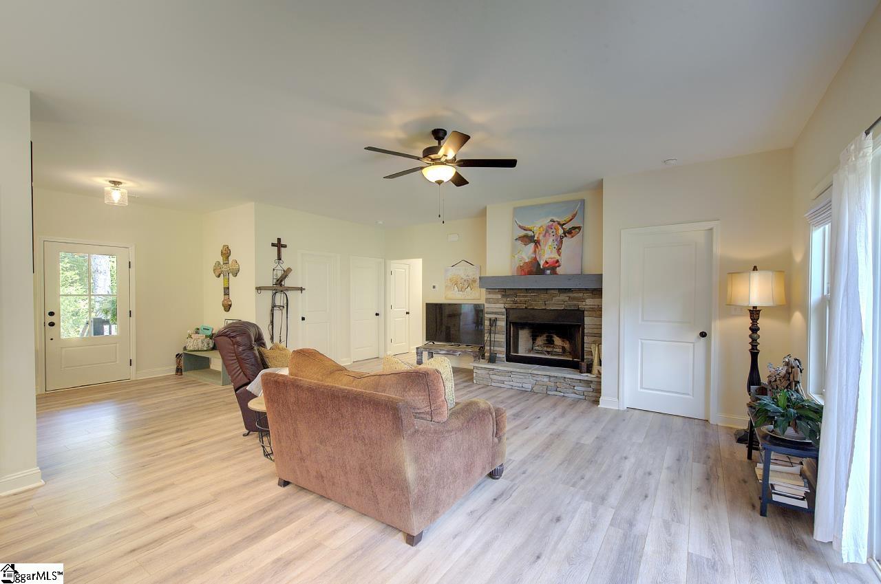 54 Lakeview Road Property Photo 16