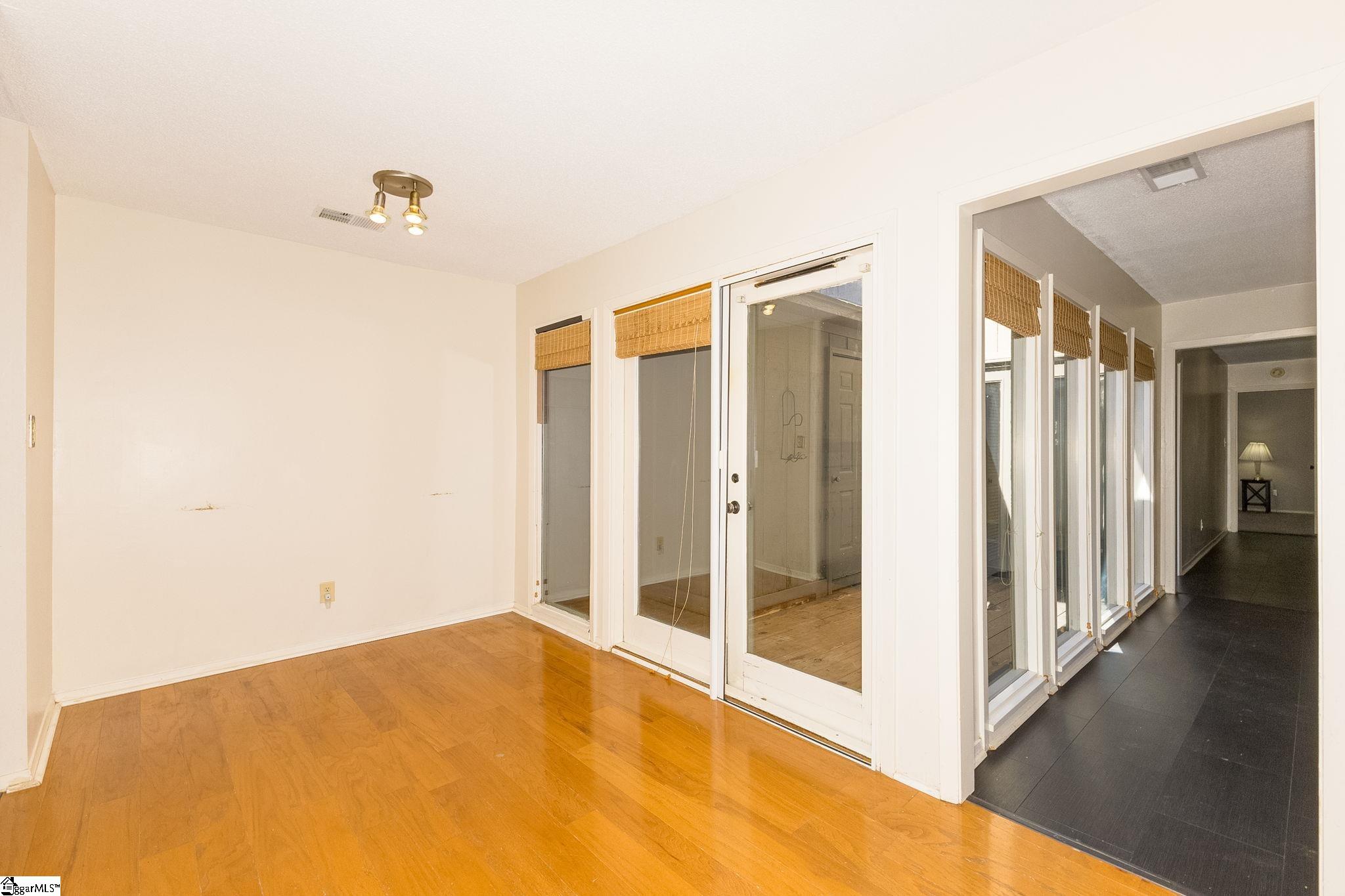 125 Inglewood Way Property Photo 6