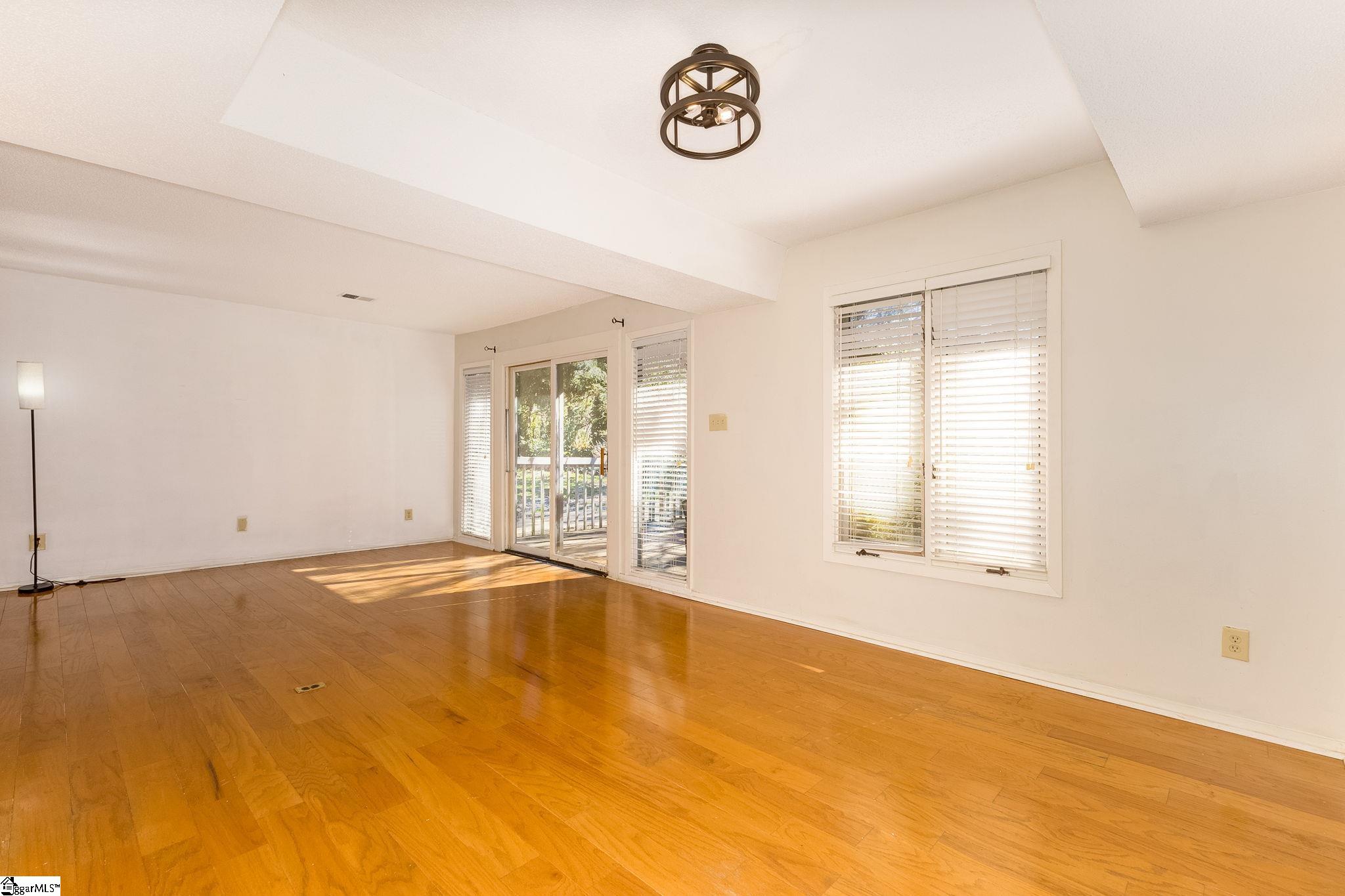 125 Inglewood Way Property Photo 12