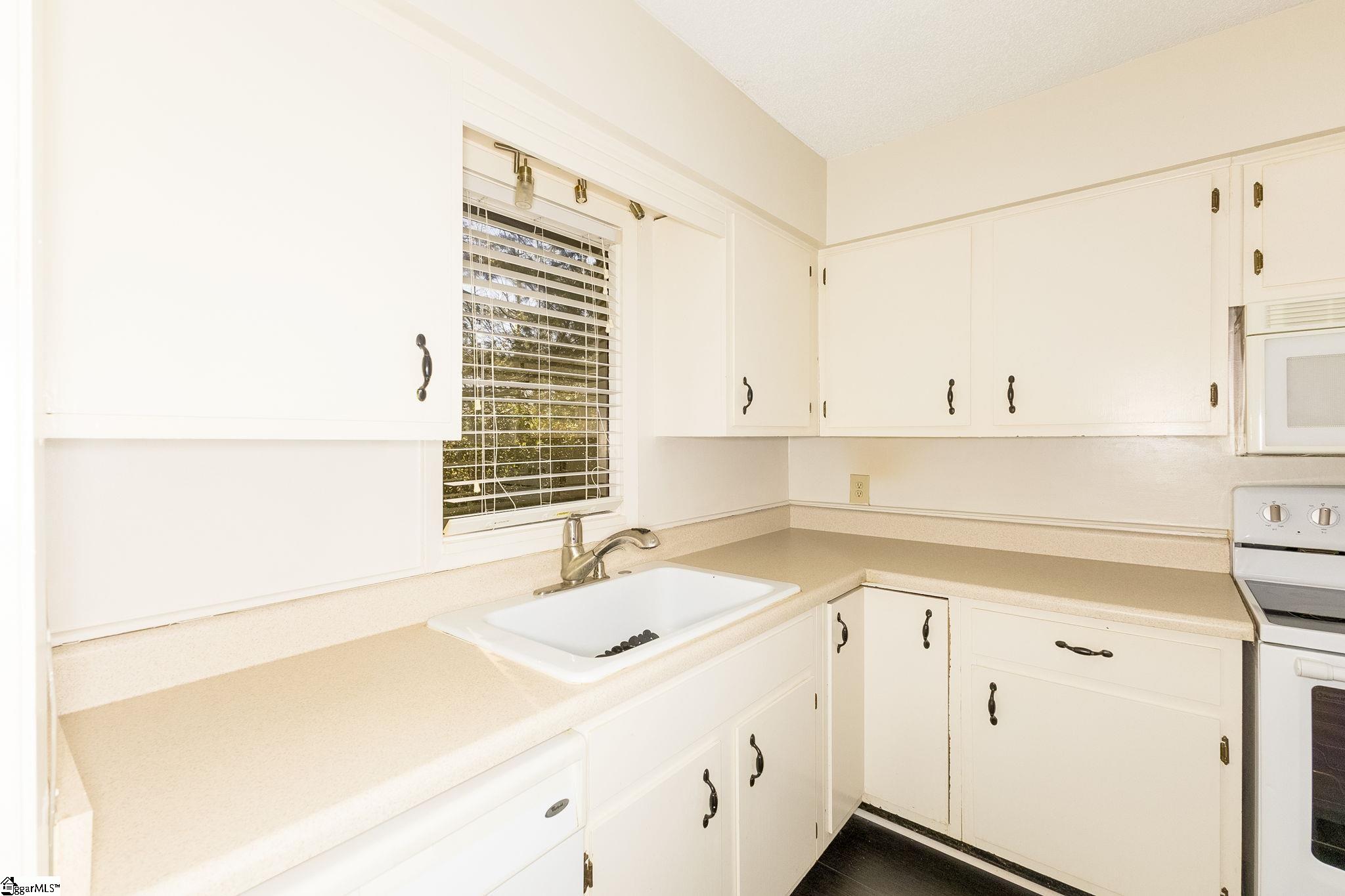 125 Inglewood Way Property Photo 13