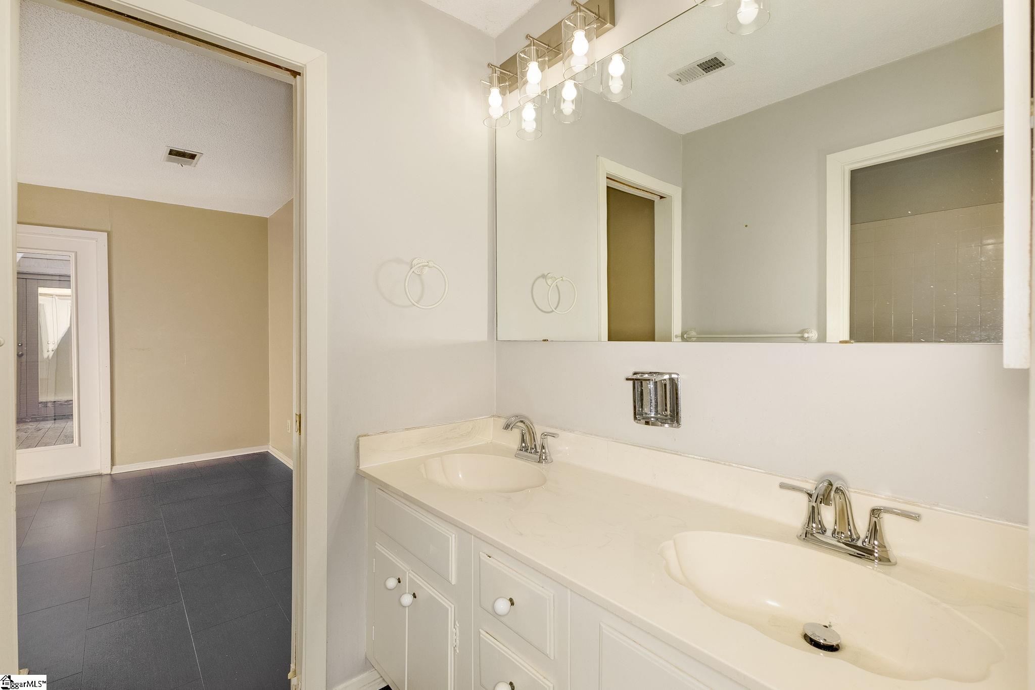 125 Inglewood Way Property Photo 24