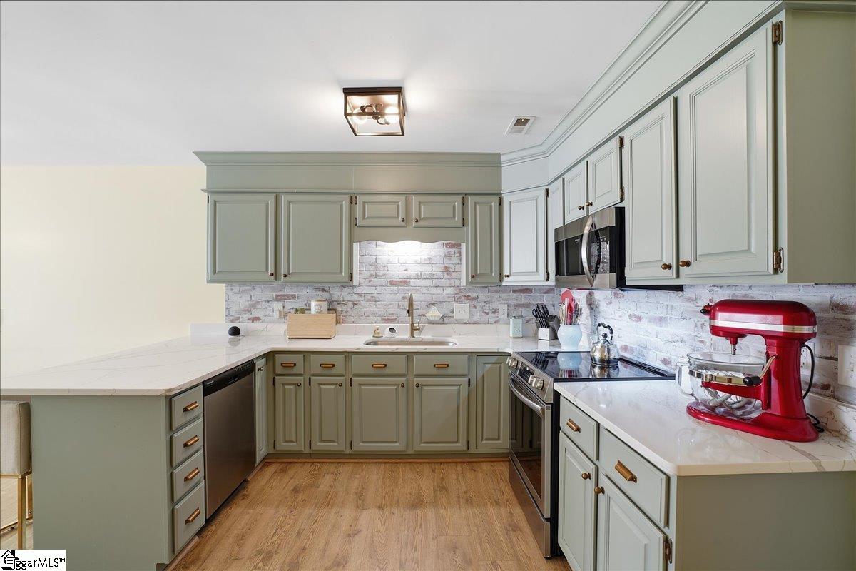 426 Sparrow Hawk Court Property Photo 13