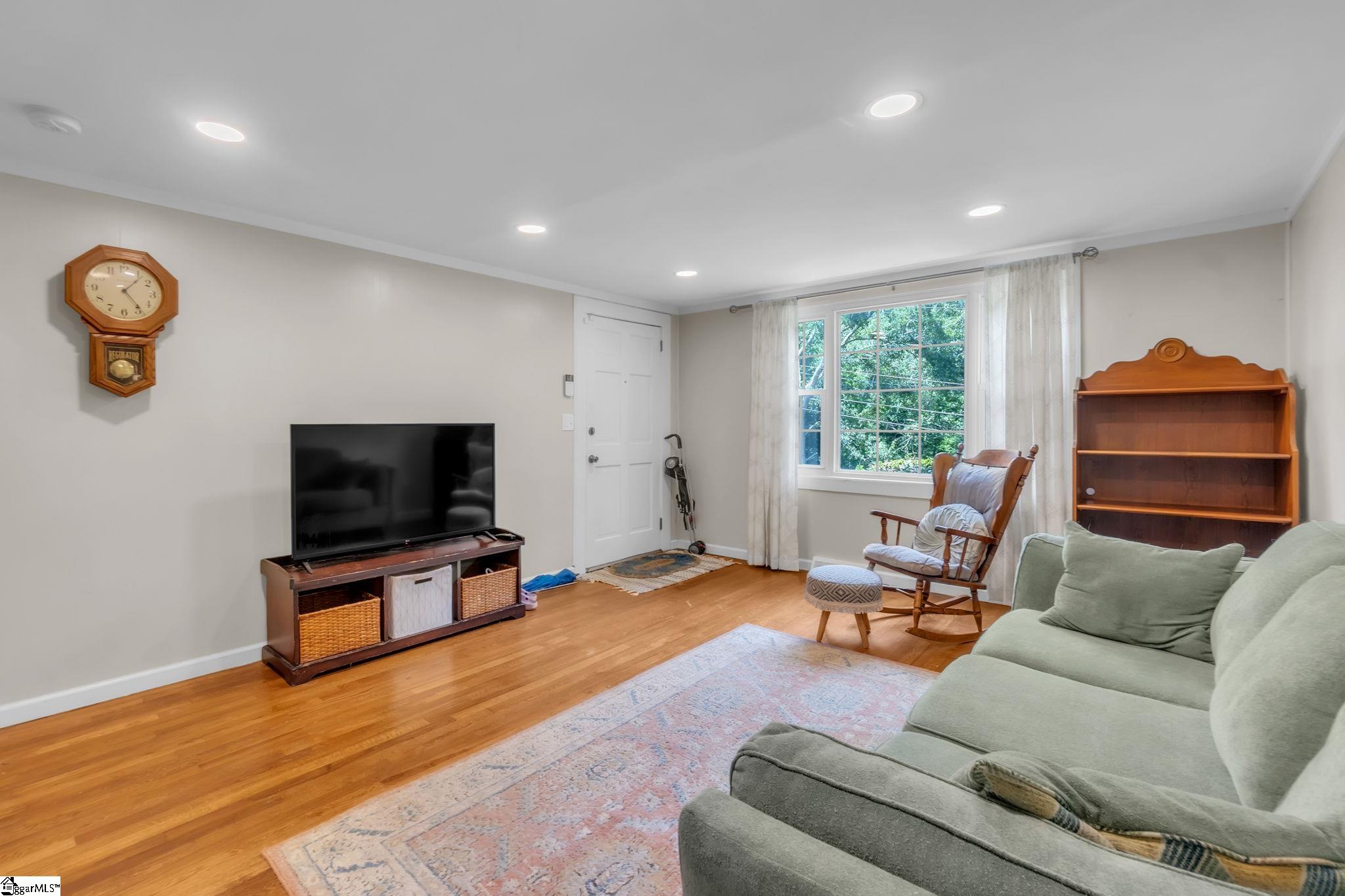 5 Jones Circle Property Photo 9