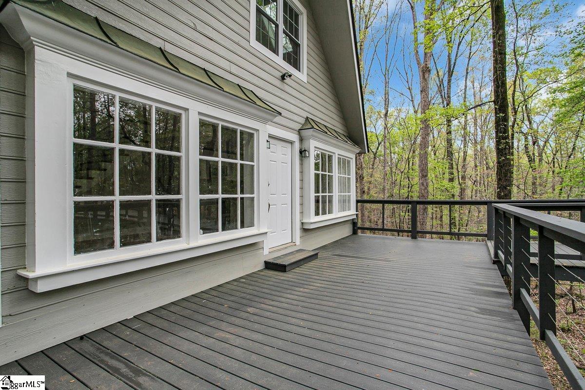 110 Pine Ridge Drive Property Photo 4