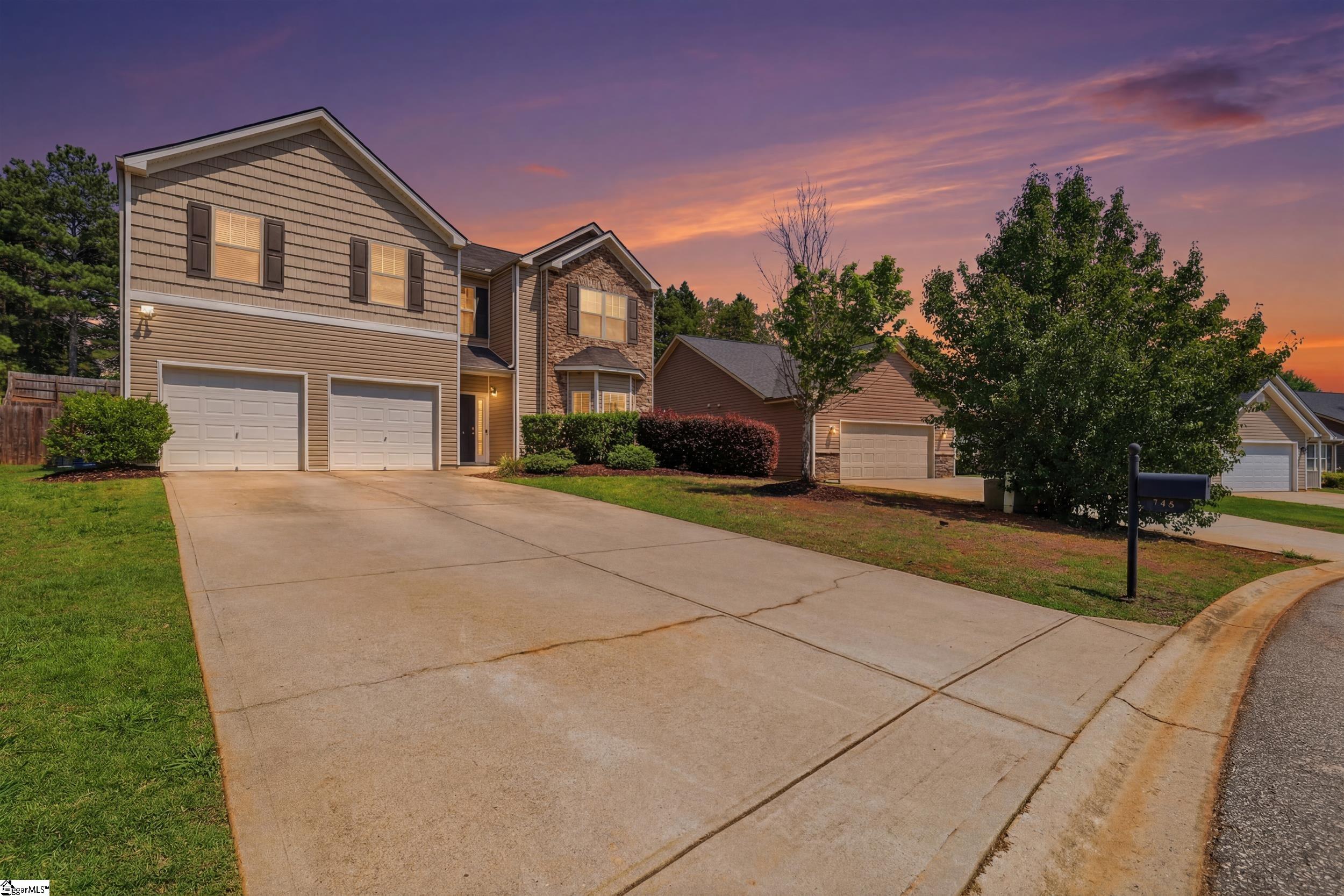 144 Shakleton Drive Property Photo 2