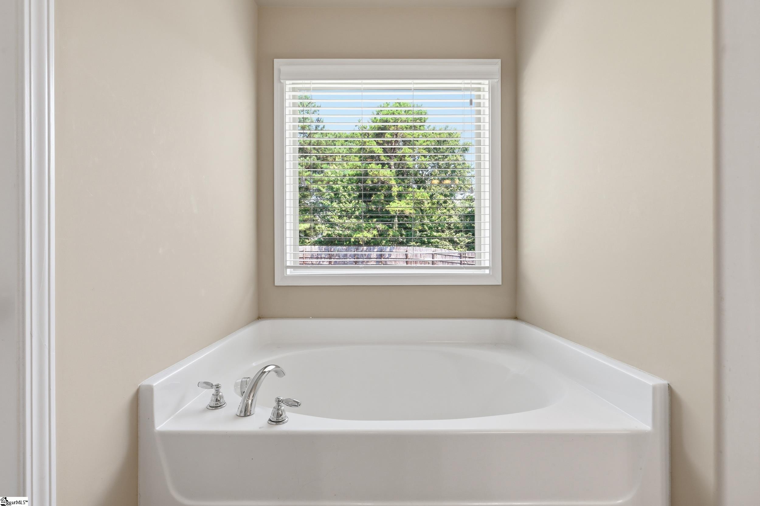 144 Shakleton Drive Property Photo 19
