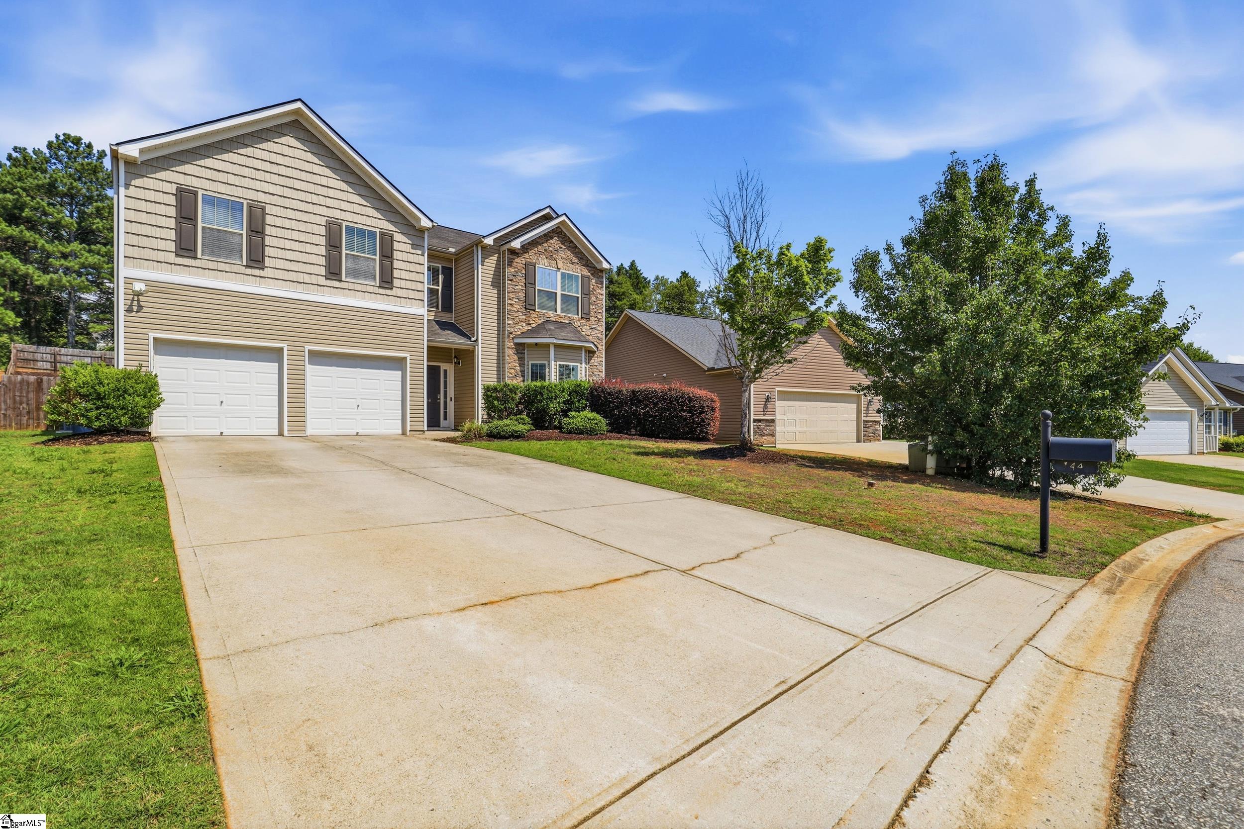 144 Shakleton Drive Property Photo 35