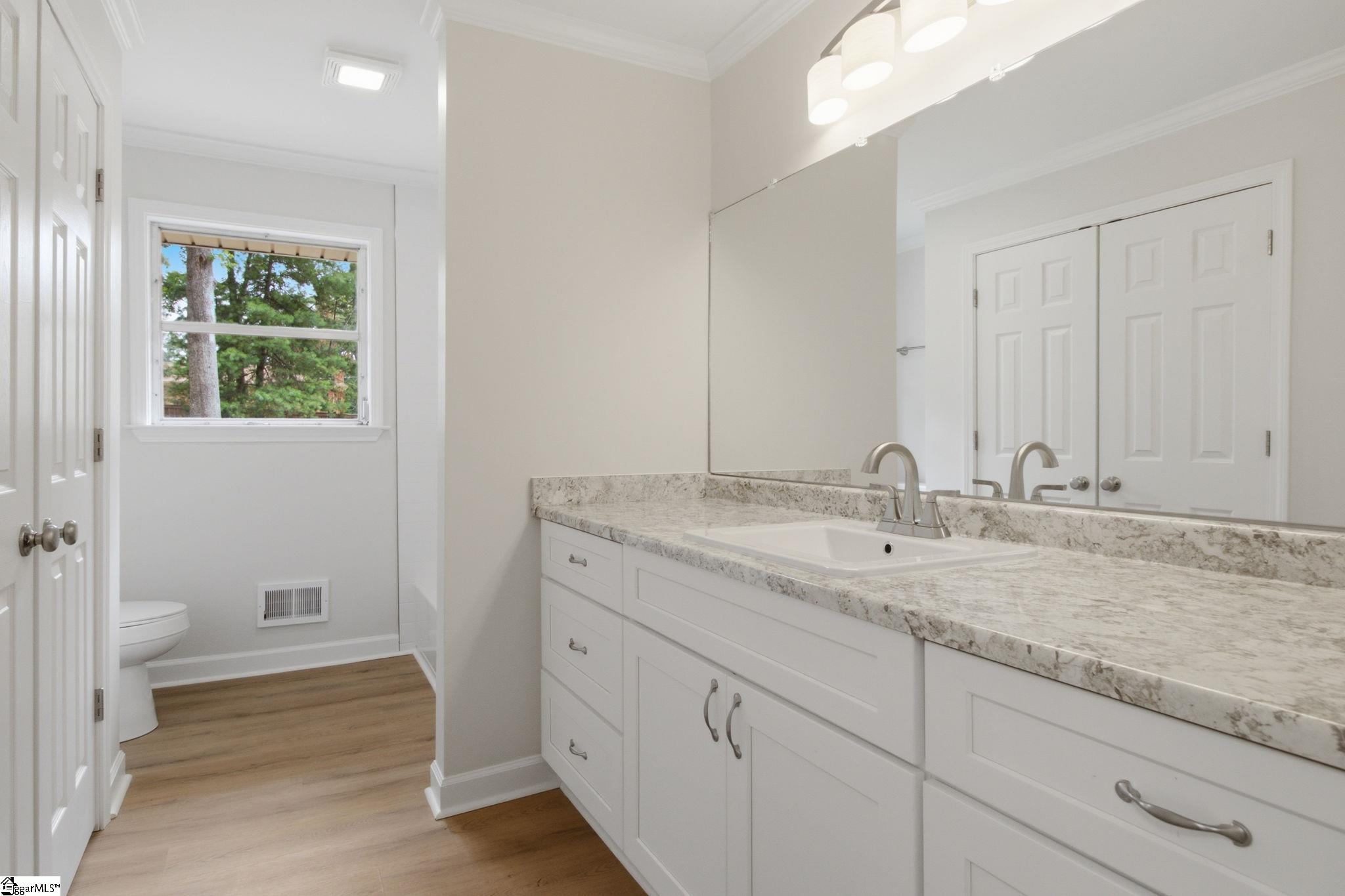 103 Oak Forest Drive Property Photo 33