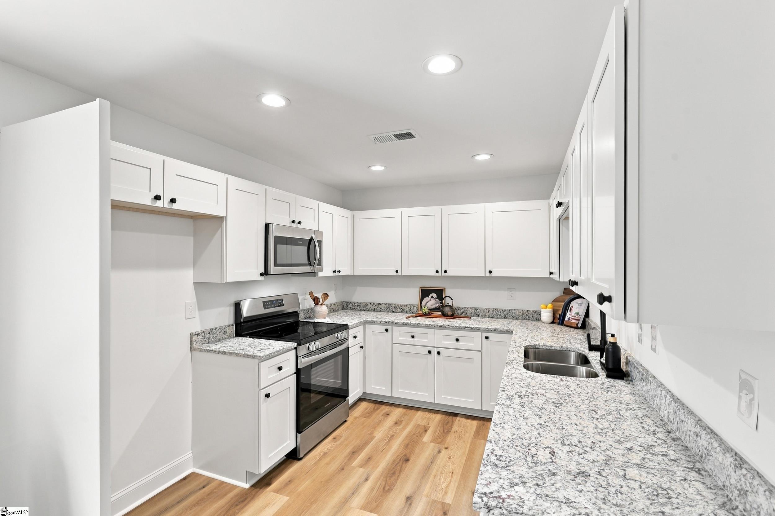 2 Melbourne Lane Property Photo 12