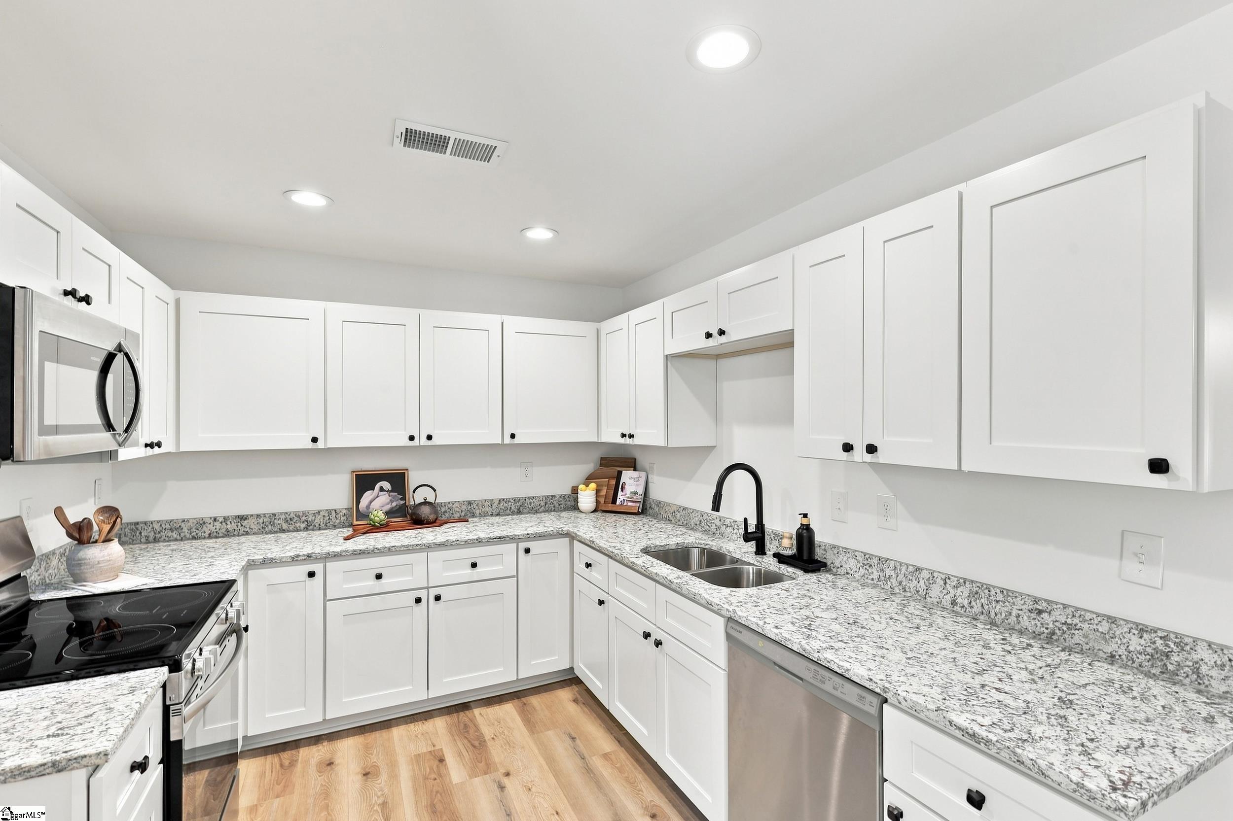 2 Melbourne Lane Property Photo 15
