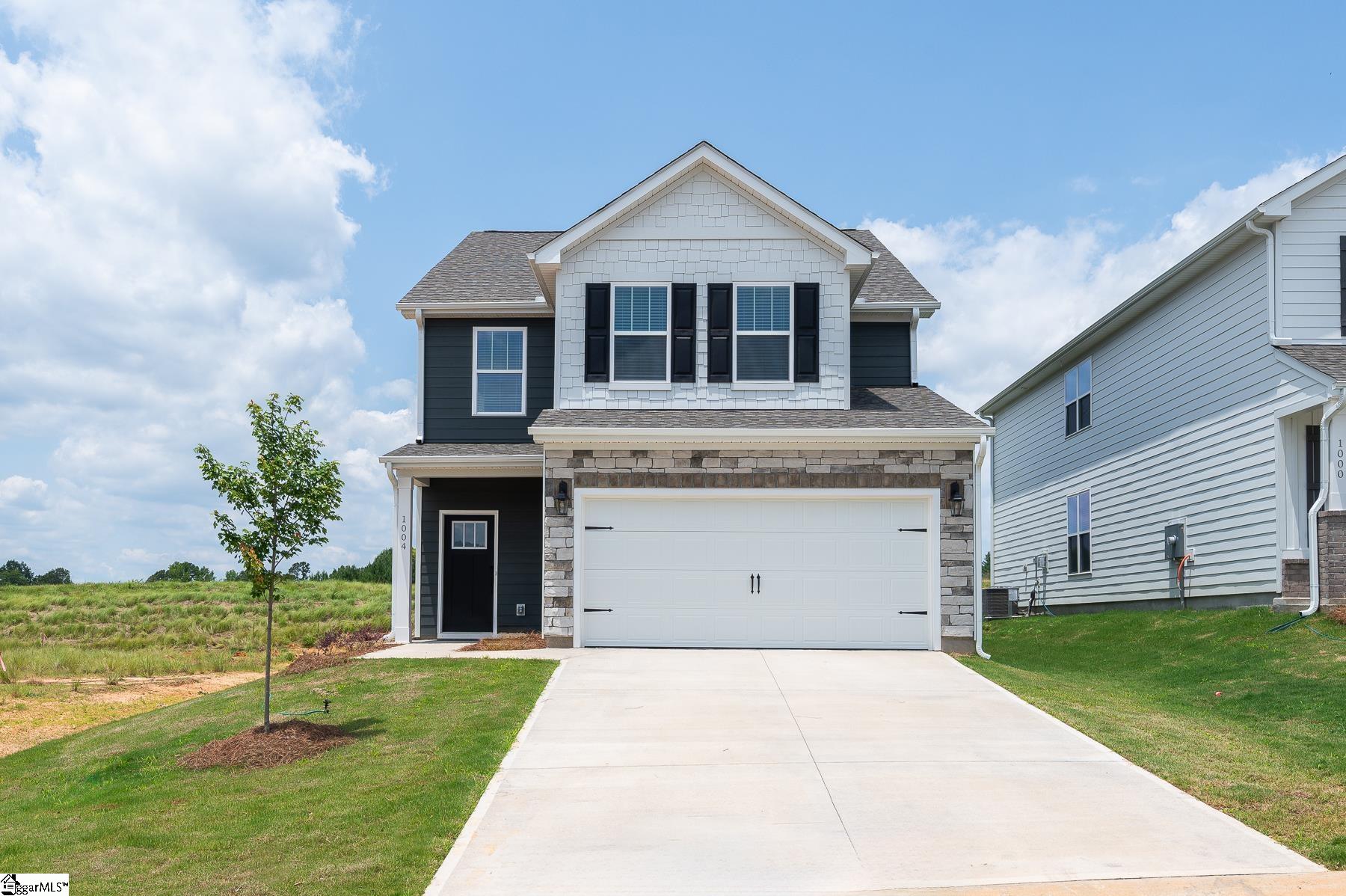 1004 Gresham Place Property Photo 1