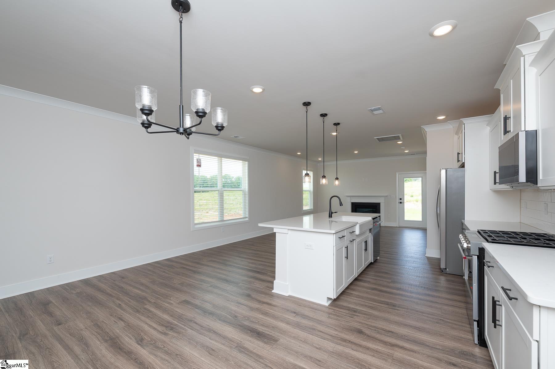 1004 Gresham Place Property Photo 9