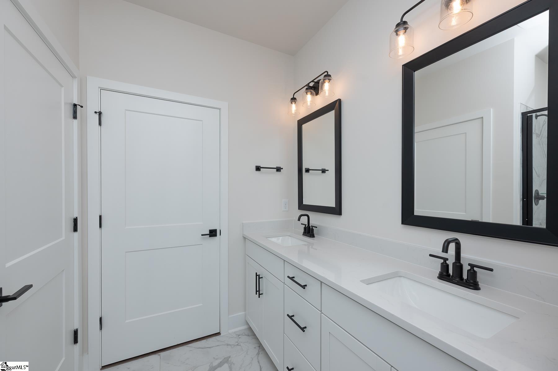 1004 Gresham Place Property Photo 18