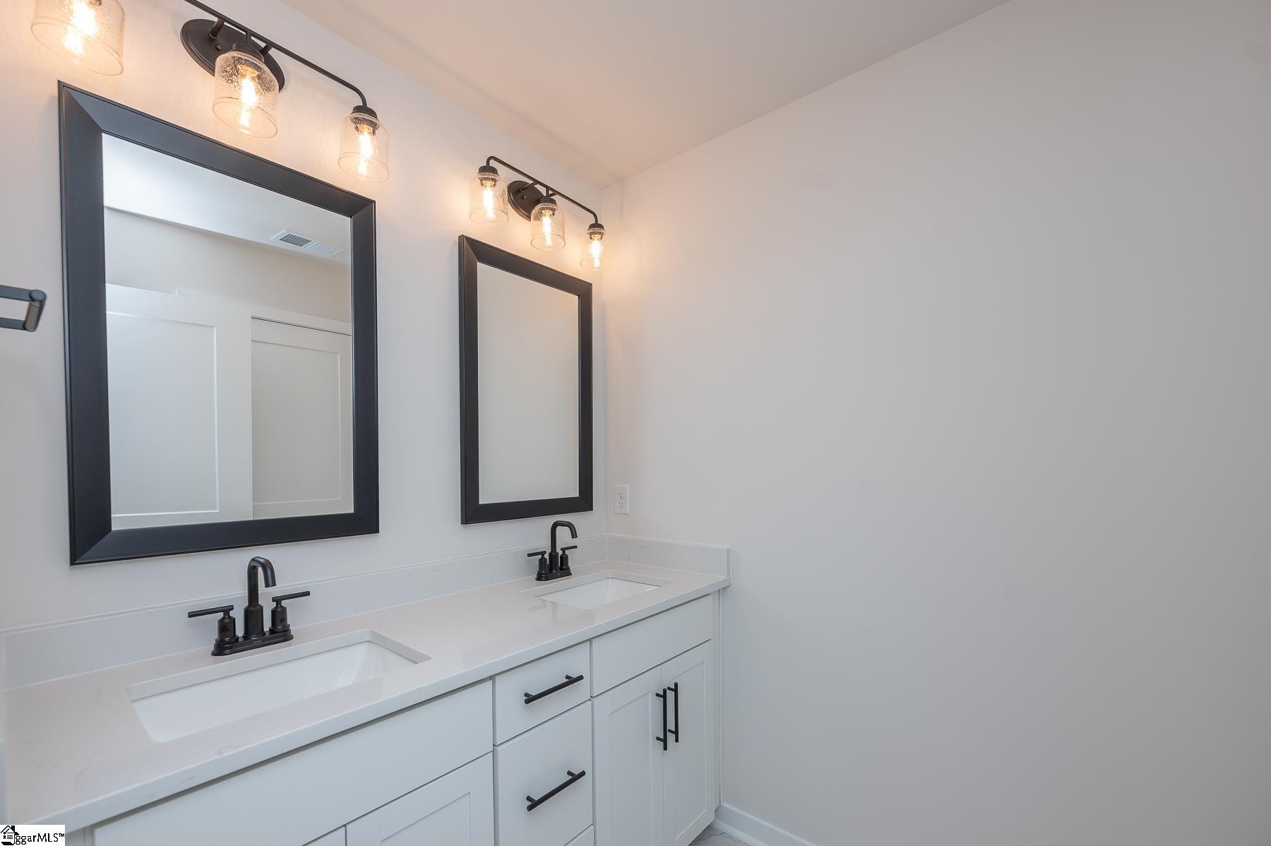 1004 Gresham Place Property Photo 28