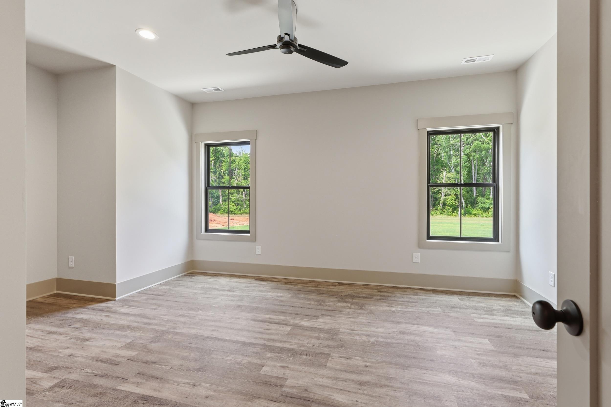 4088 Hollybank Drive Property Photo 15