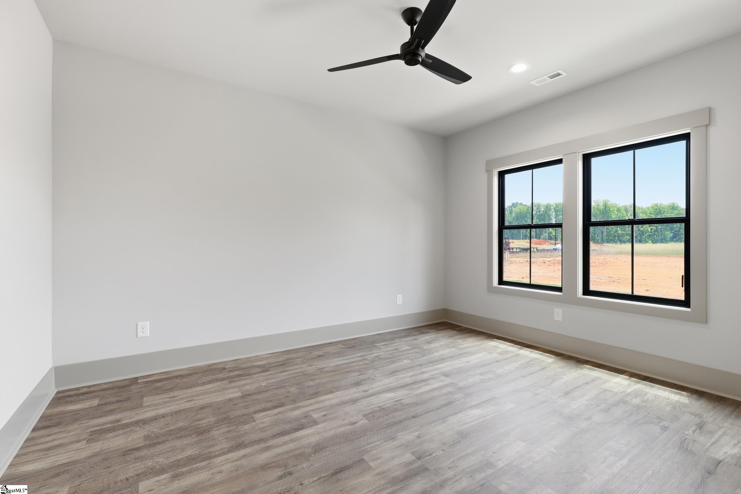 4088 Hollybank Drive Property Photo 18