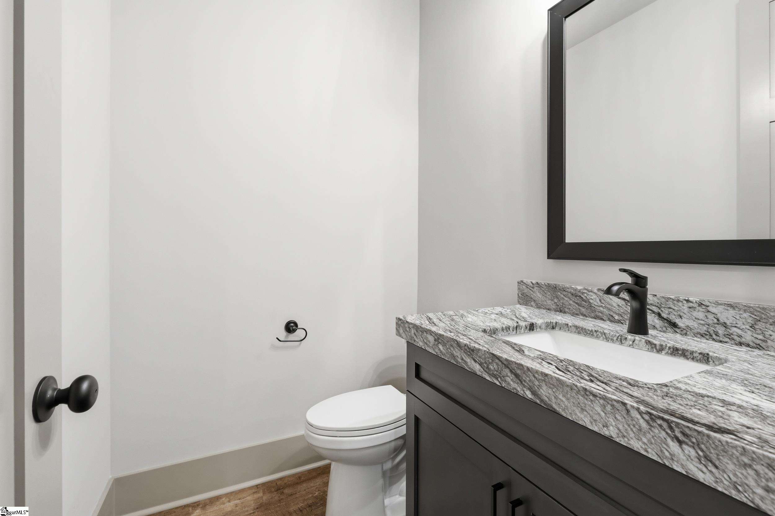 4088 Hollybank Drive Property Photo 21
