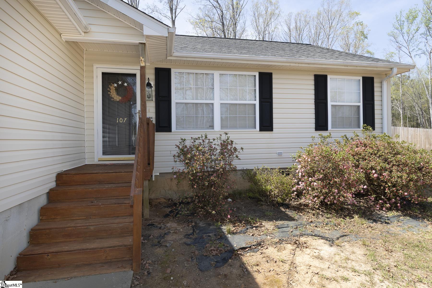 107 Brookside Circle Property Photo 5