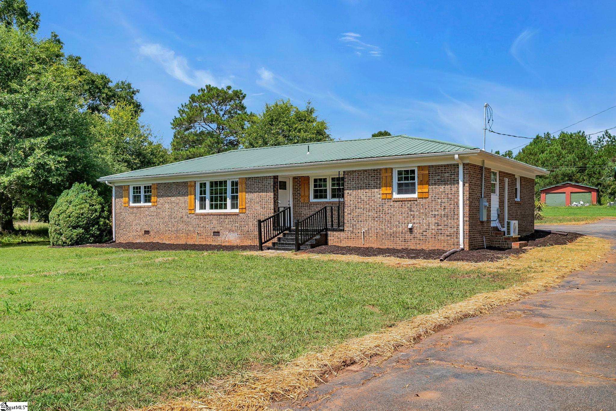 1500 Mountain View Road Property Photo 4