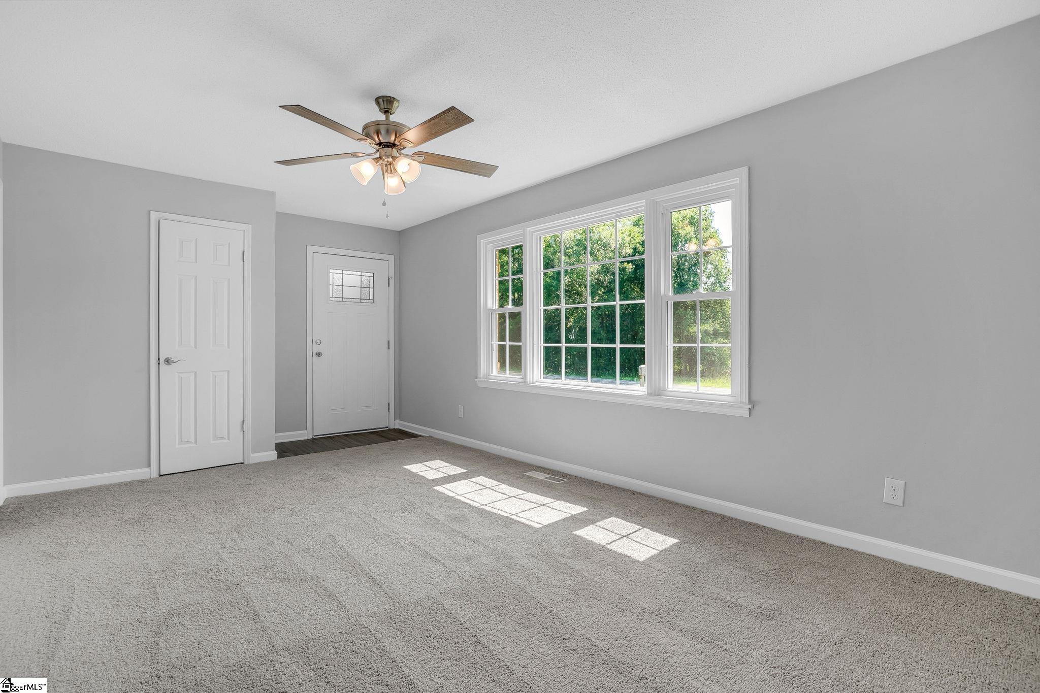1500 Mountain View Road Property Photo 5