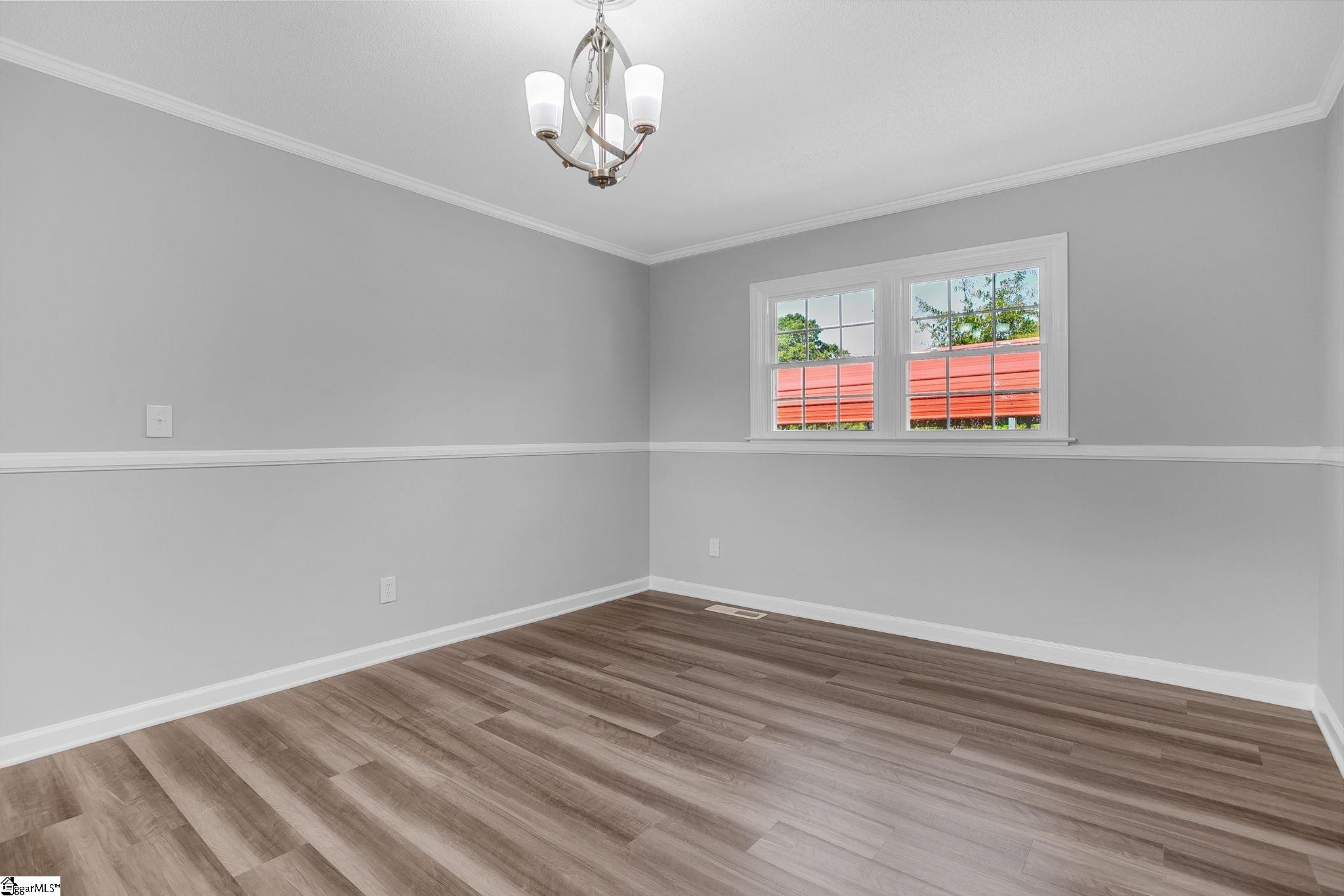 1500 Mountain View Road Property Photo 12