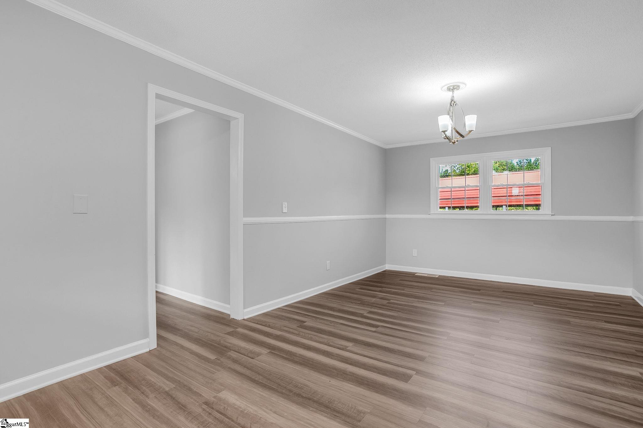 1500 Mountain View Road Property Photo 14