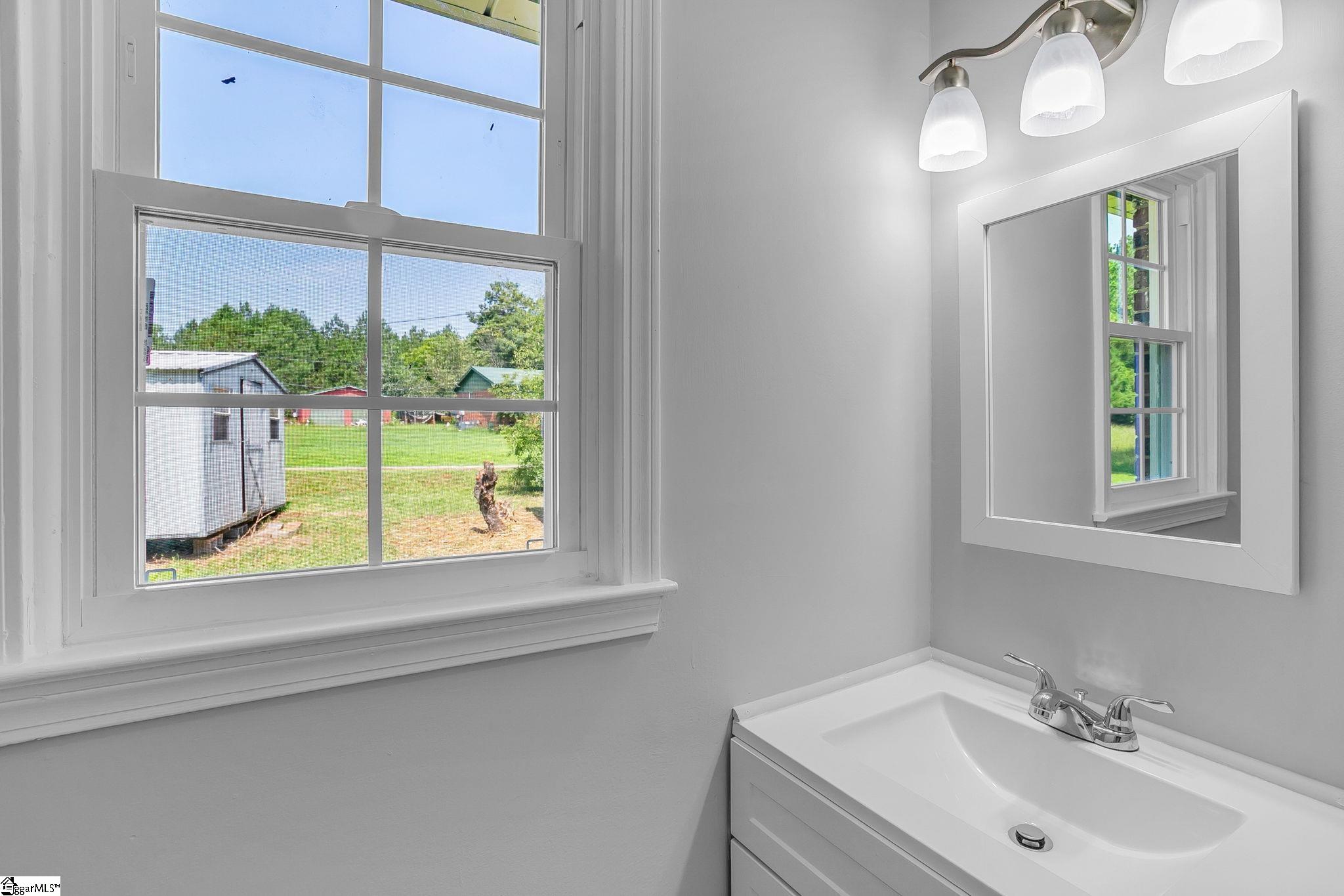 1500 Mountain View Road Property Photo 28
