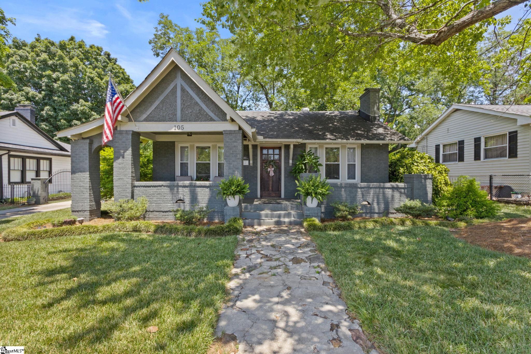 105 E Blue Ridge Drive Property Photo 1